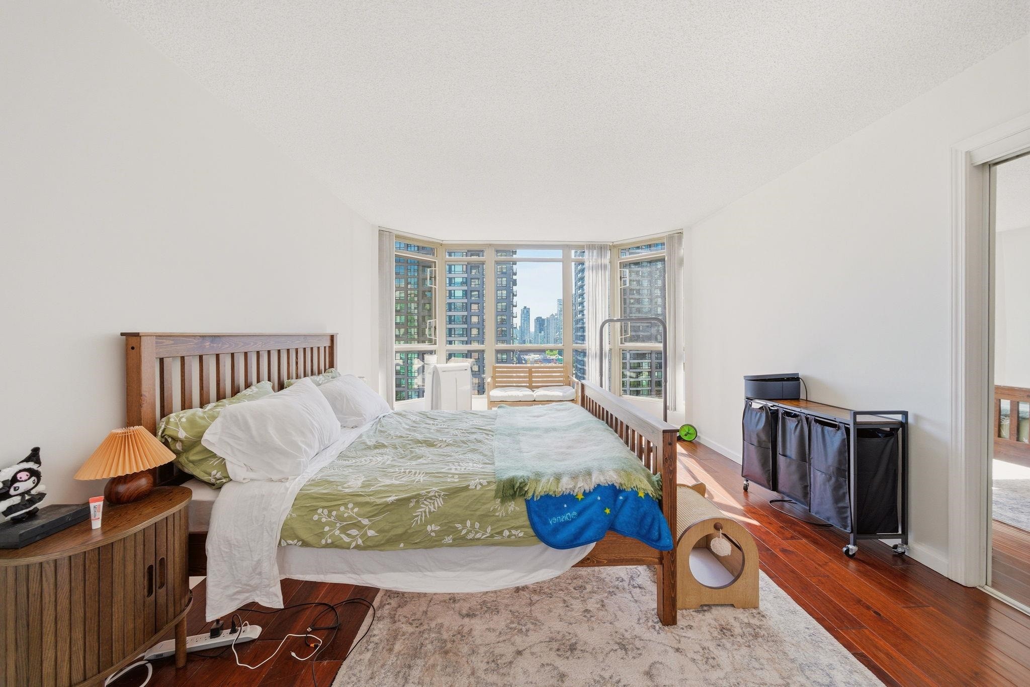 1705-867 Hamilton Street, Vancouver, BC