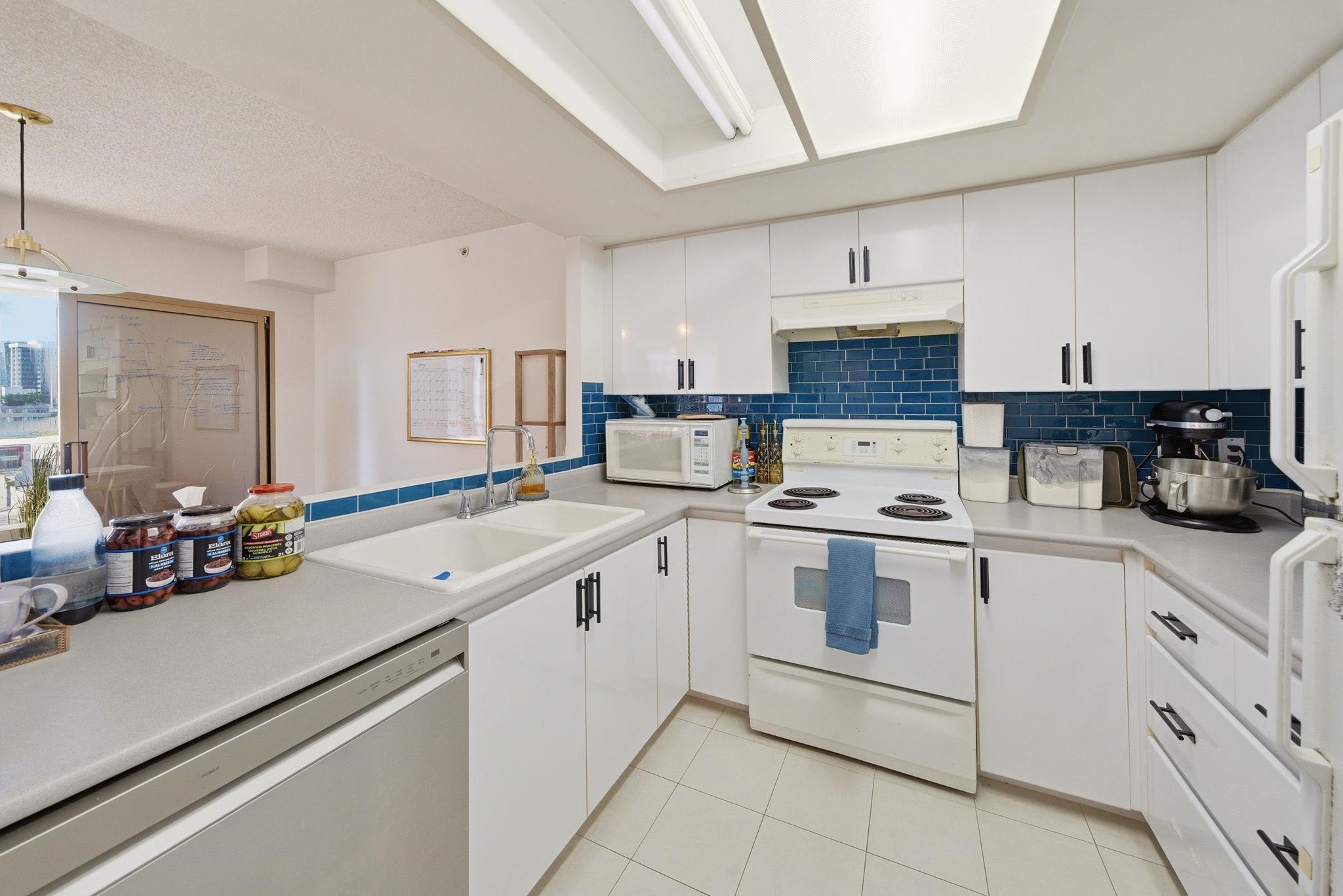 1705-867 Hamilton Street, Vancouver, BC