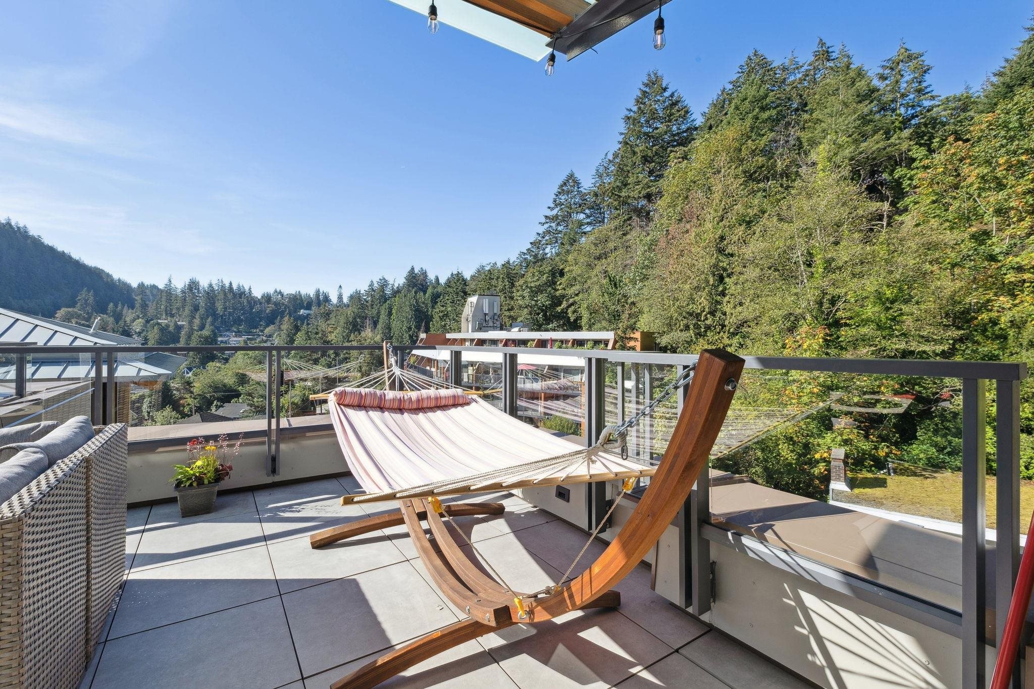 703-6687 Nelson Avenue, West Vancouver, BC