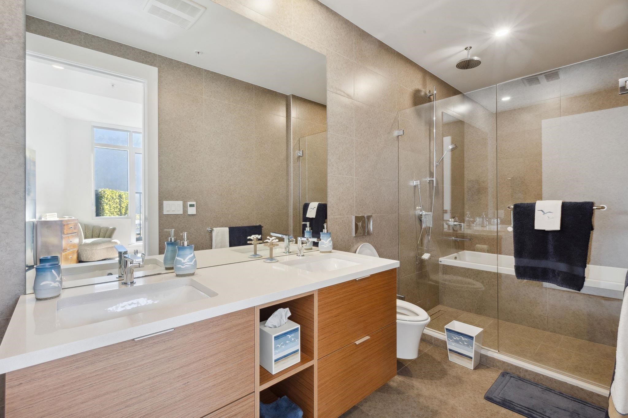 703-6687 Nelson Avenue, West Vancouver, BC