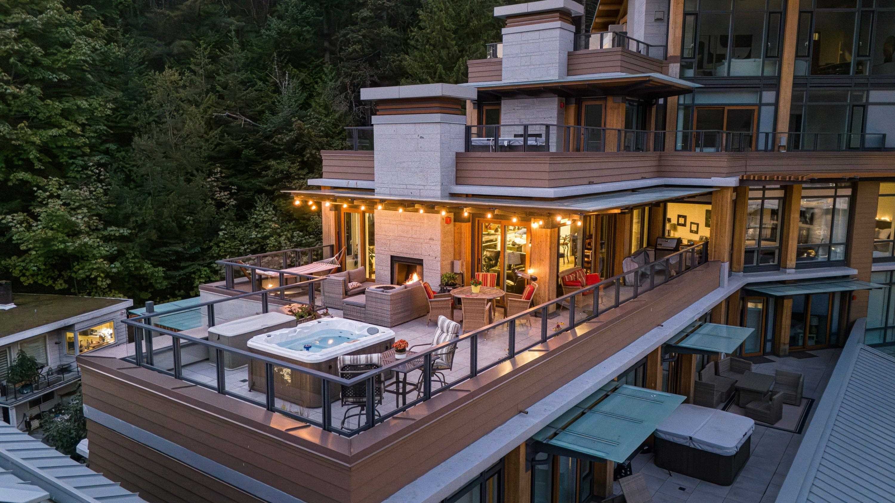 703-6687 Nelson Avenue, West Vancouver, BC