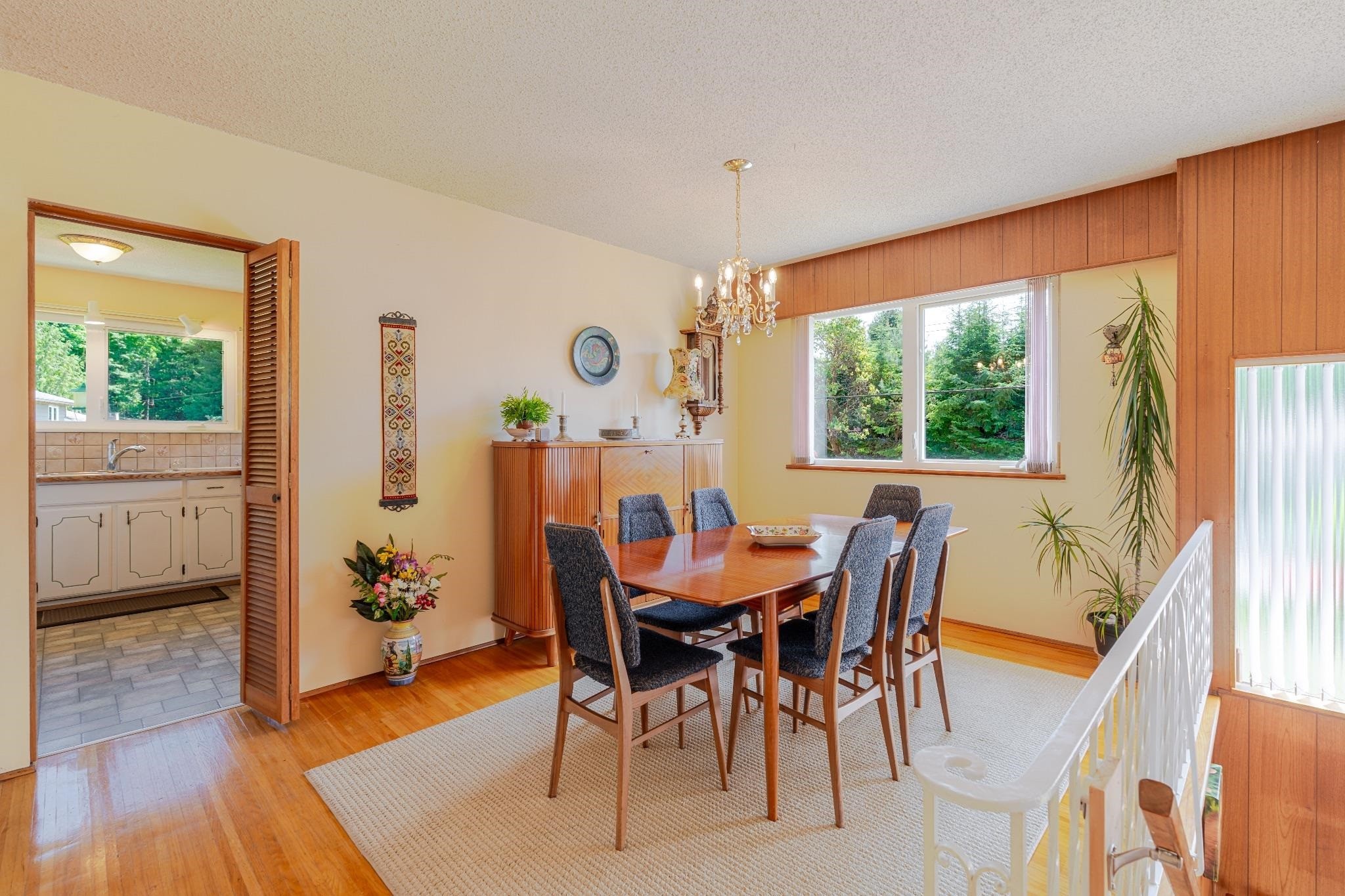 5756 Cranley Drive, West Vancouver, BC