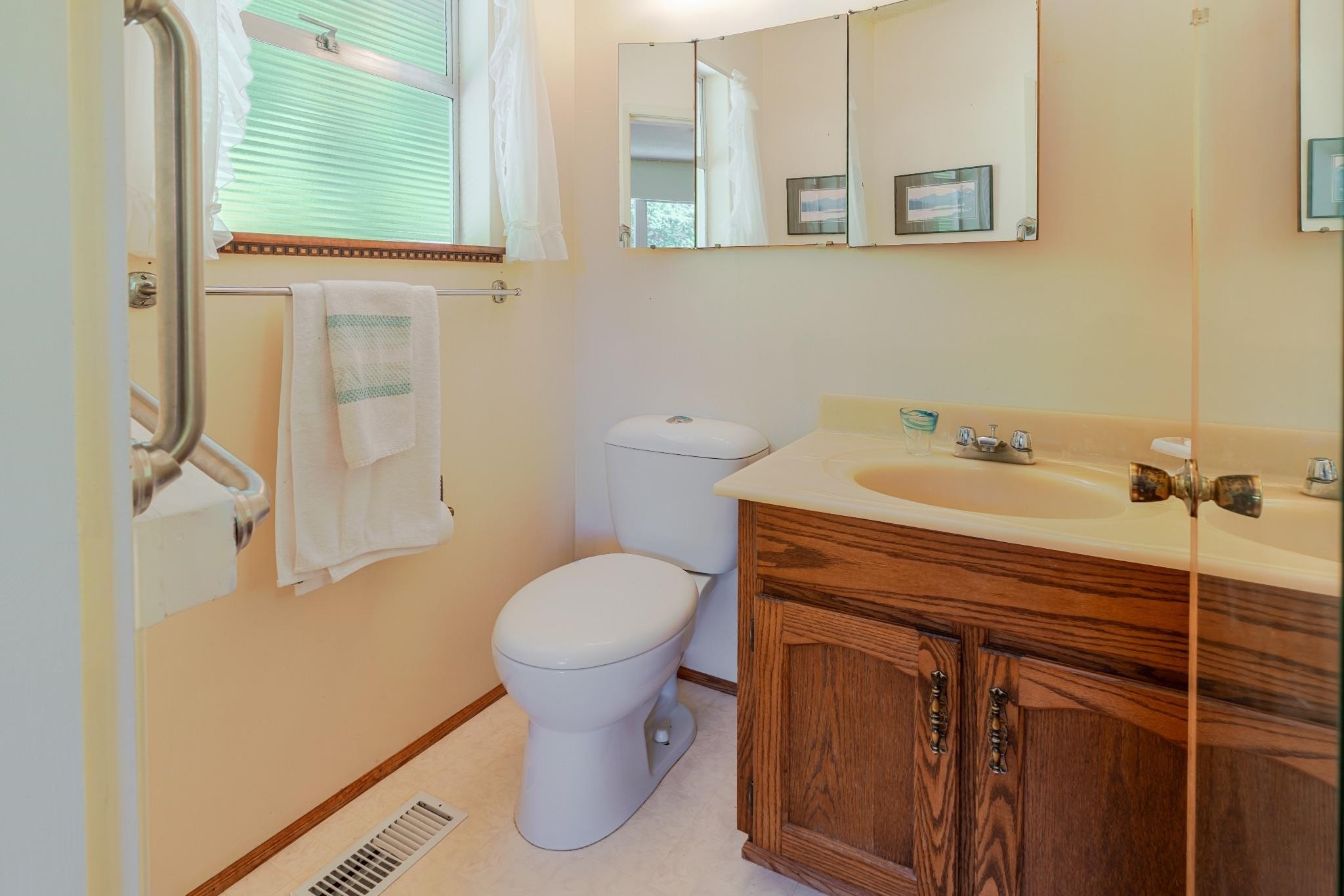 5756 Cranley Drive, West Vancouver, BC