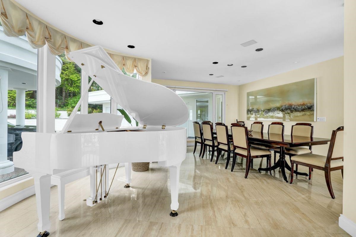 1409 Chartwell Drive, West Vancouver, BC