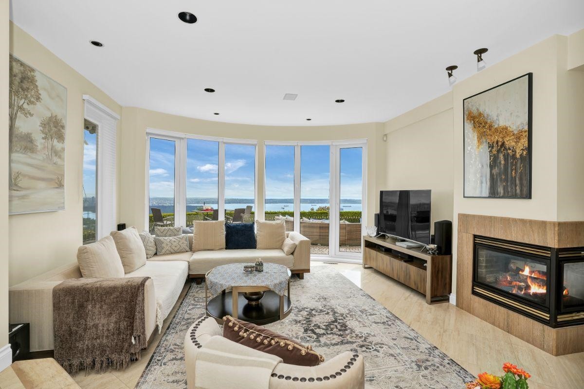 1409 Chartwell Drive, West Vancouver, BC