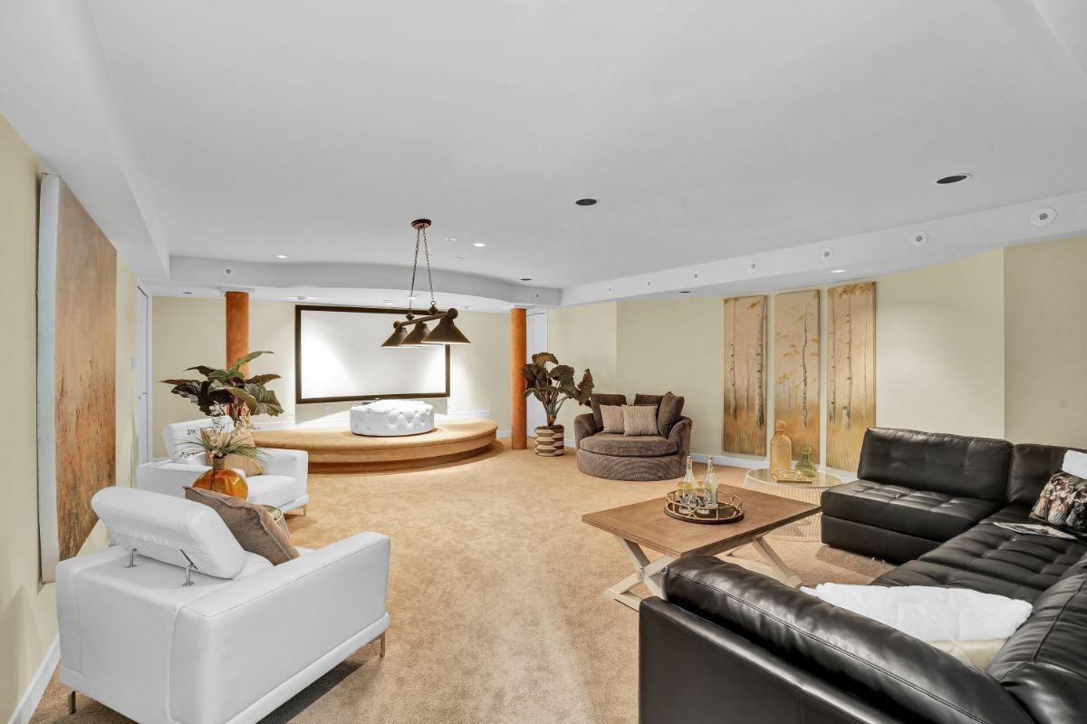 1409 Chartwell Drive, West Vancouver, BC