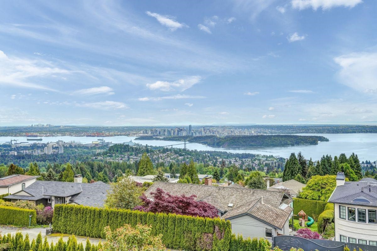1409 Chartwell Drive, West Vancouver, BC