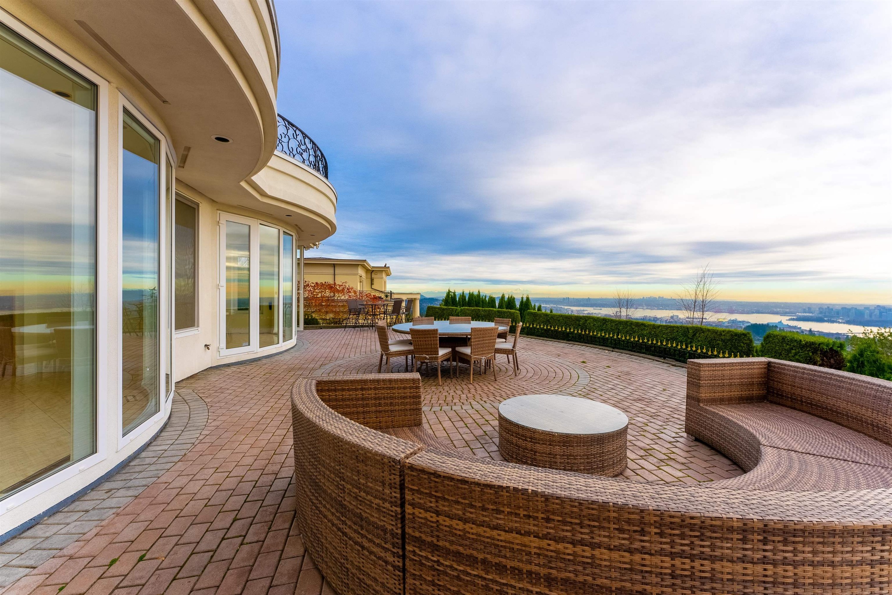 1409 Chartwell Drive, West Vancouver, BC