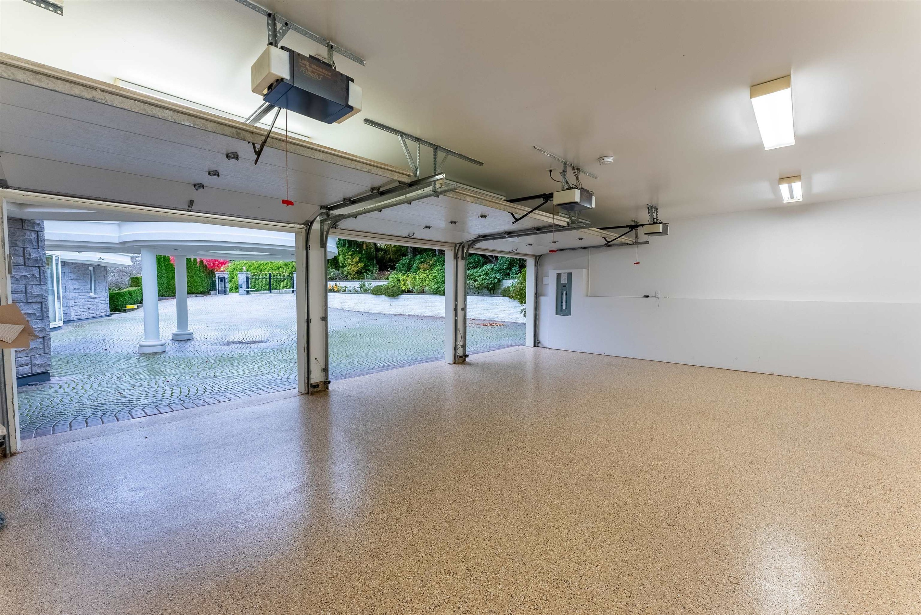 1409 Chartwell Drive, West Vancouver, BC