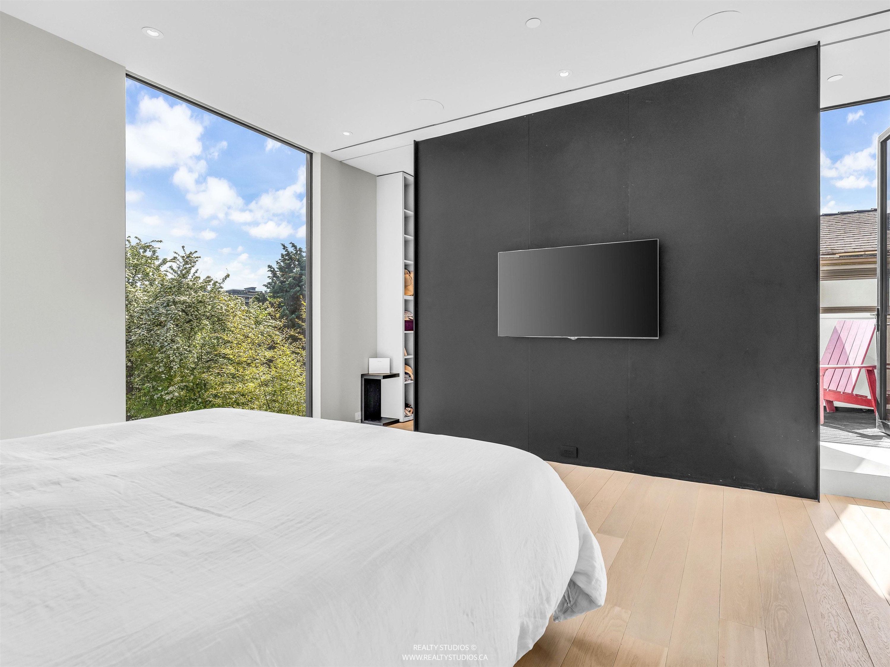 366 22Nd Avenue W, Vancouver, BC