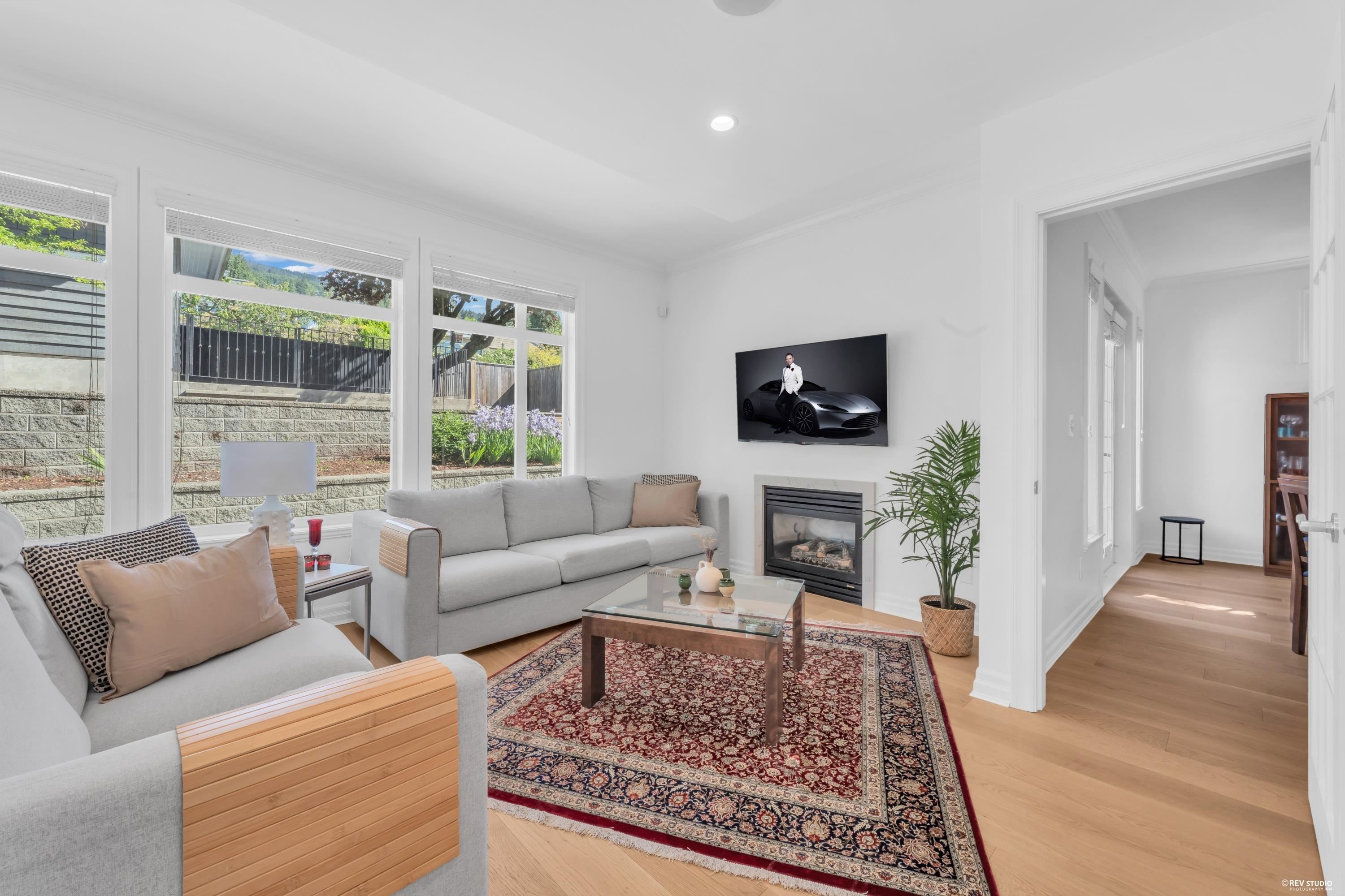 2459 Mathers Avenue, West Vancouver, BC