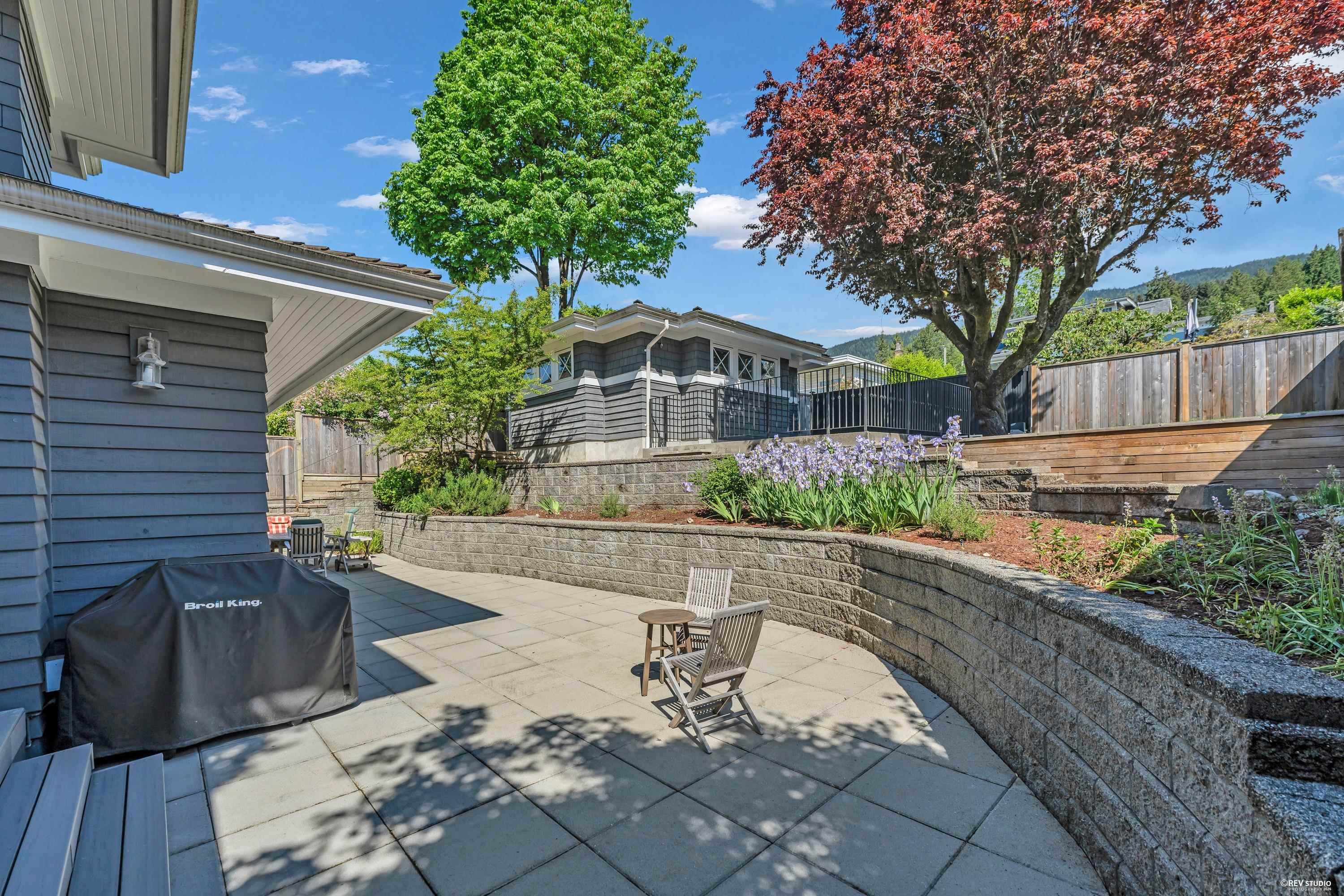 2459 Mathers Avenue, West Vancouver, BC