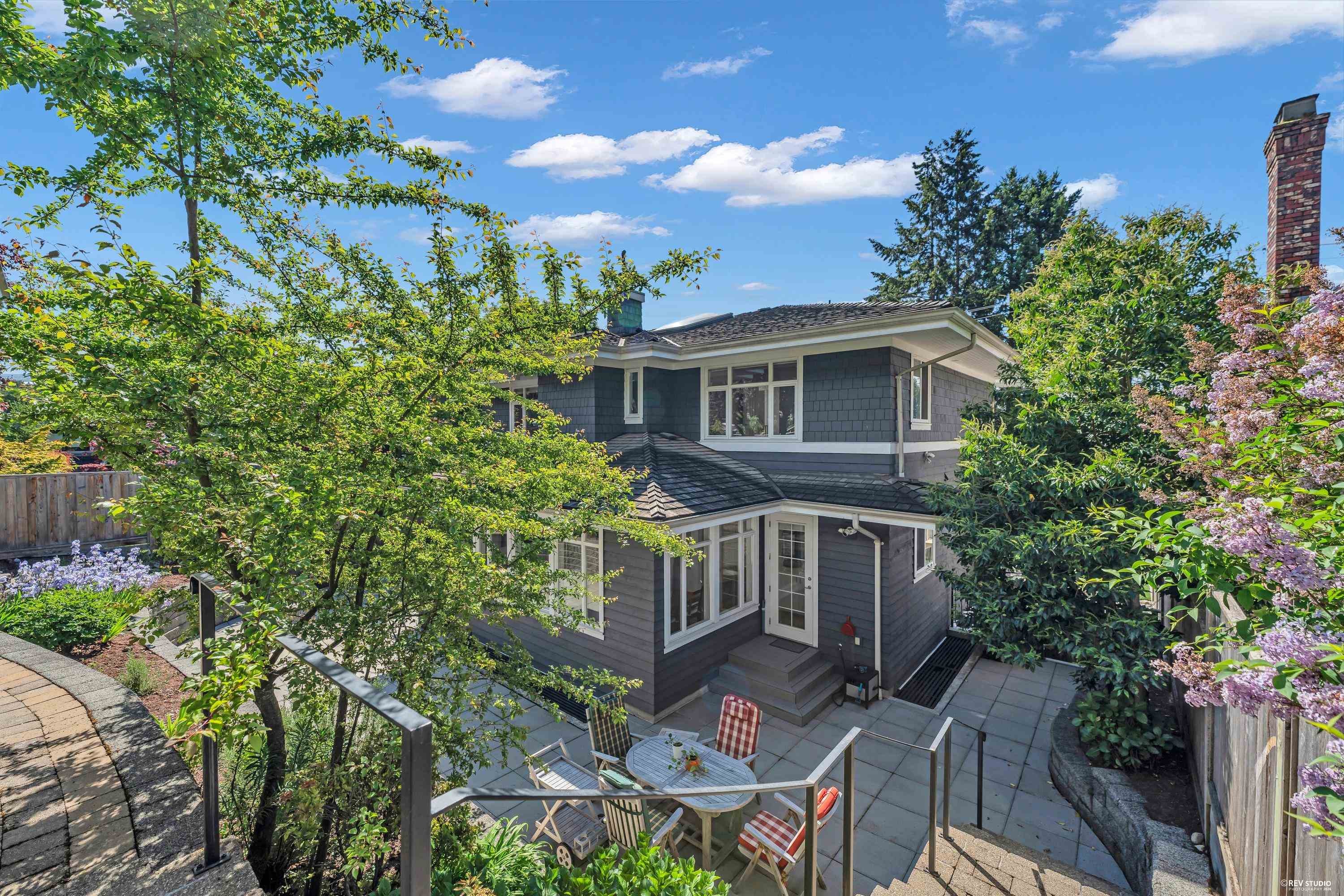 2459 Mathers Avenue, West Vancouver, BC