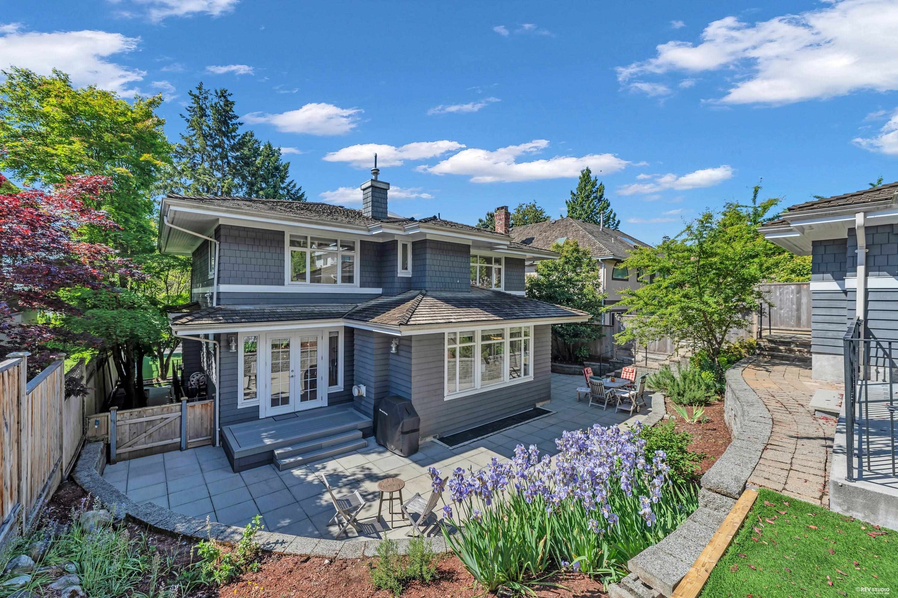 2459 Mathers Avenue, West Vancouver, BC