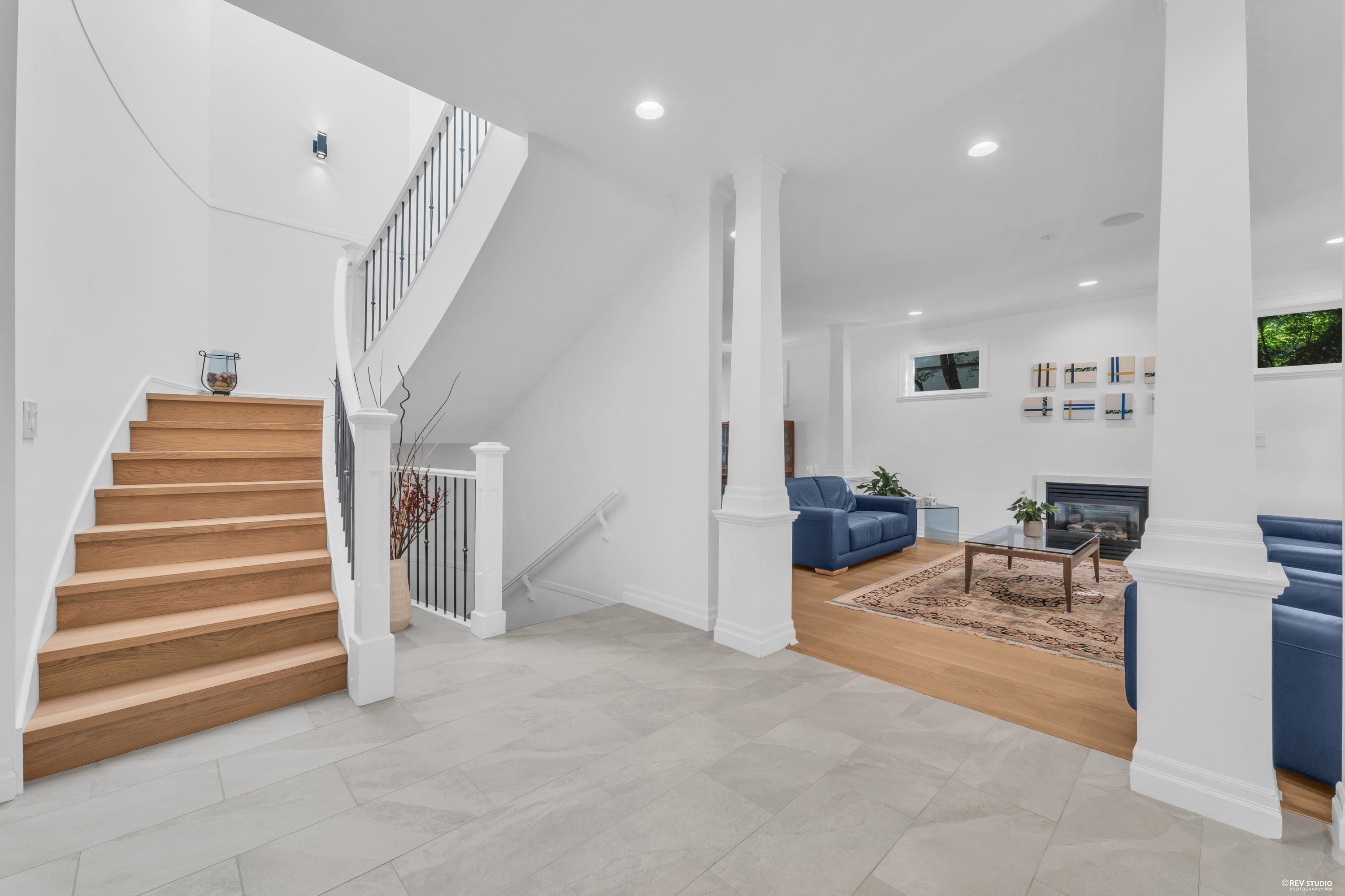 2459 Mathers Avenue, West Vancouver, BC