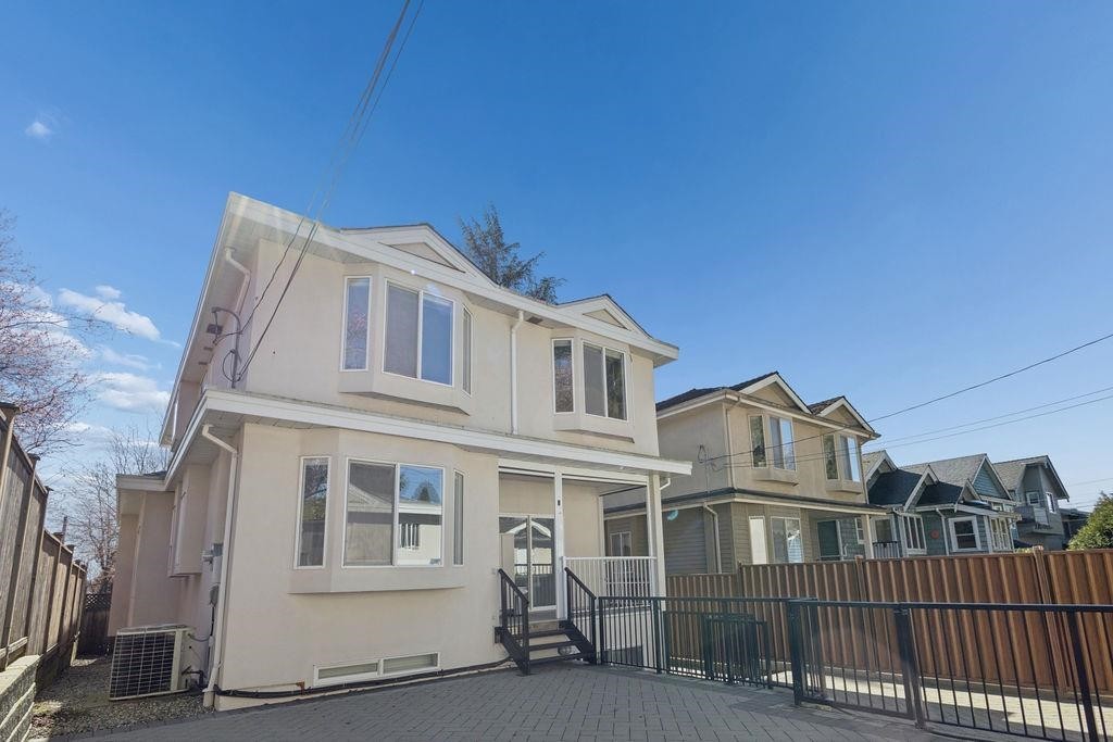 2709 37Th Avenue W, Vancouver, BC