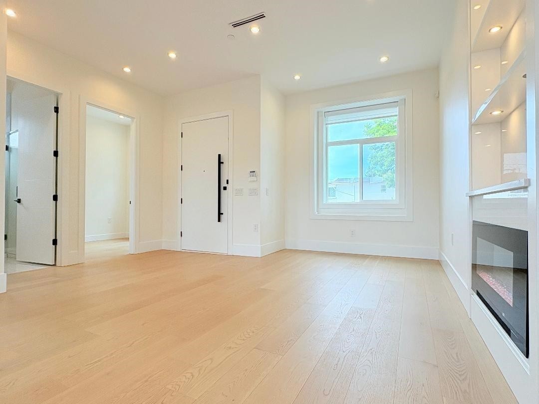 2026 32Nd Avenue E, Vancouver, BC