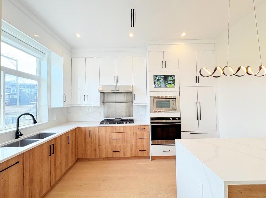2026 32Nd Avenue E, Vancouver, BC