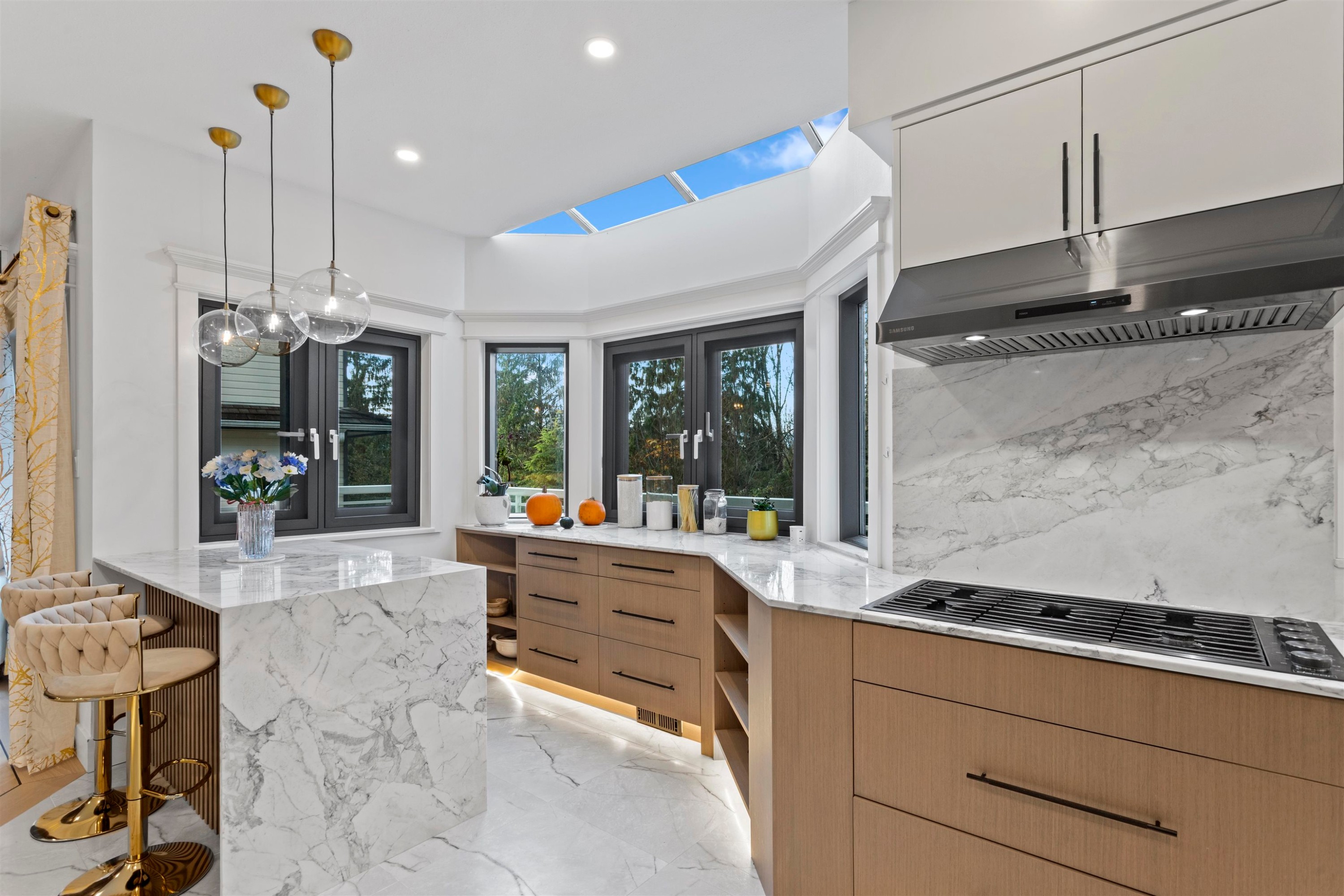 5485 Keith Road, West Vancouver, BC