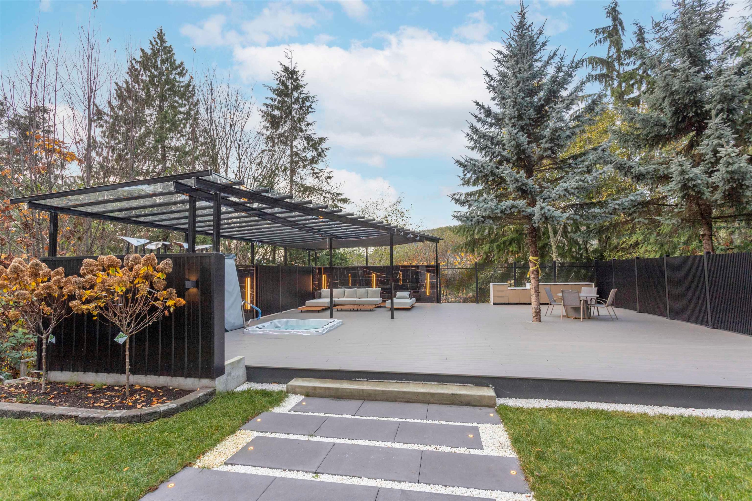 5485 Keith Road, West Vancouver, BC