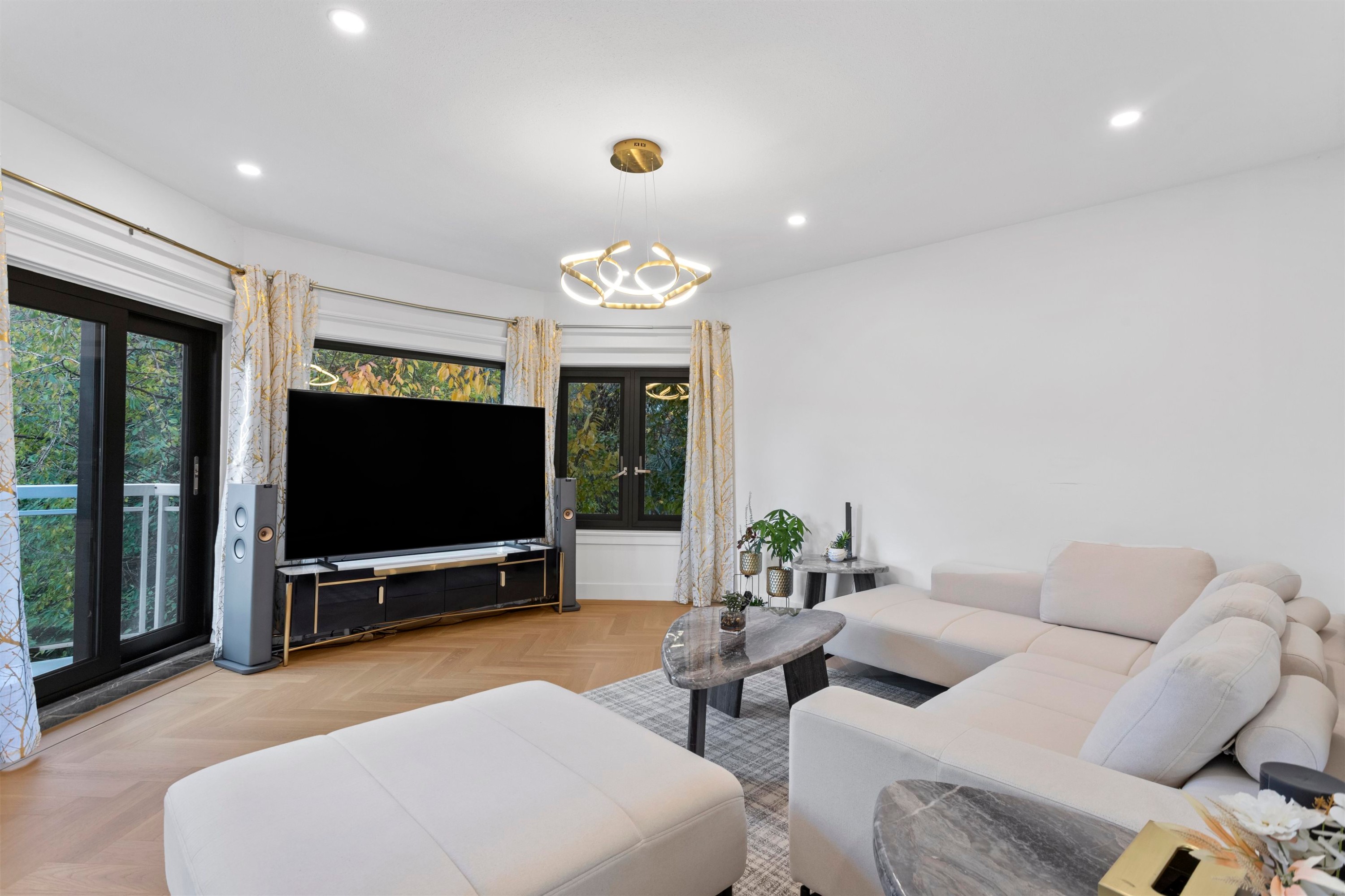 5485 Keith Road, West Vancouver, BC