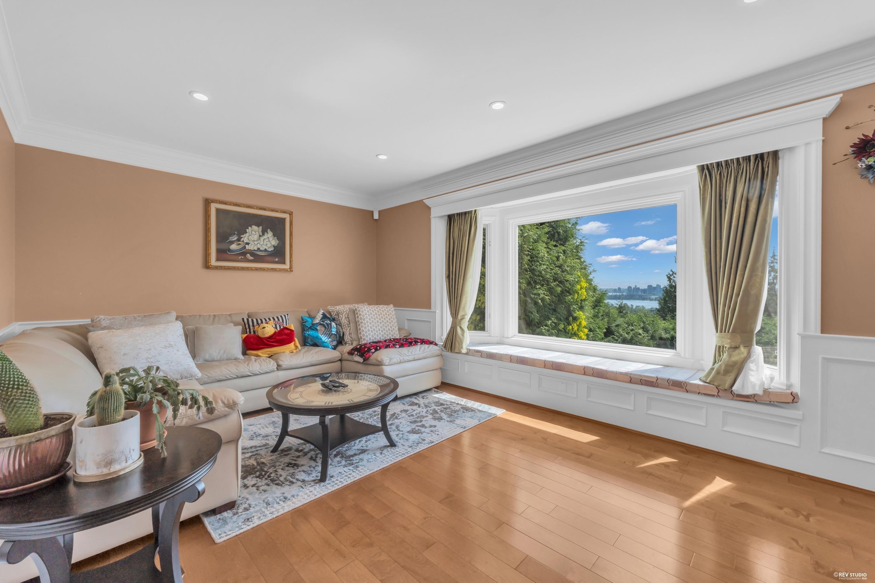 880 Younette Drive, West Vancouver, BC