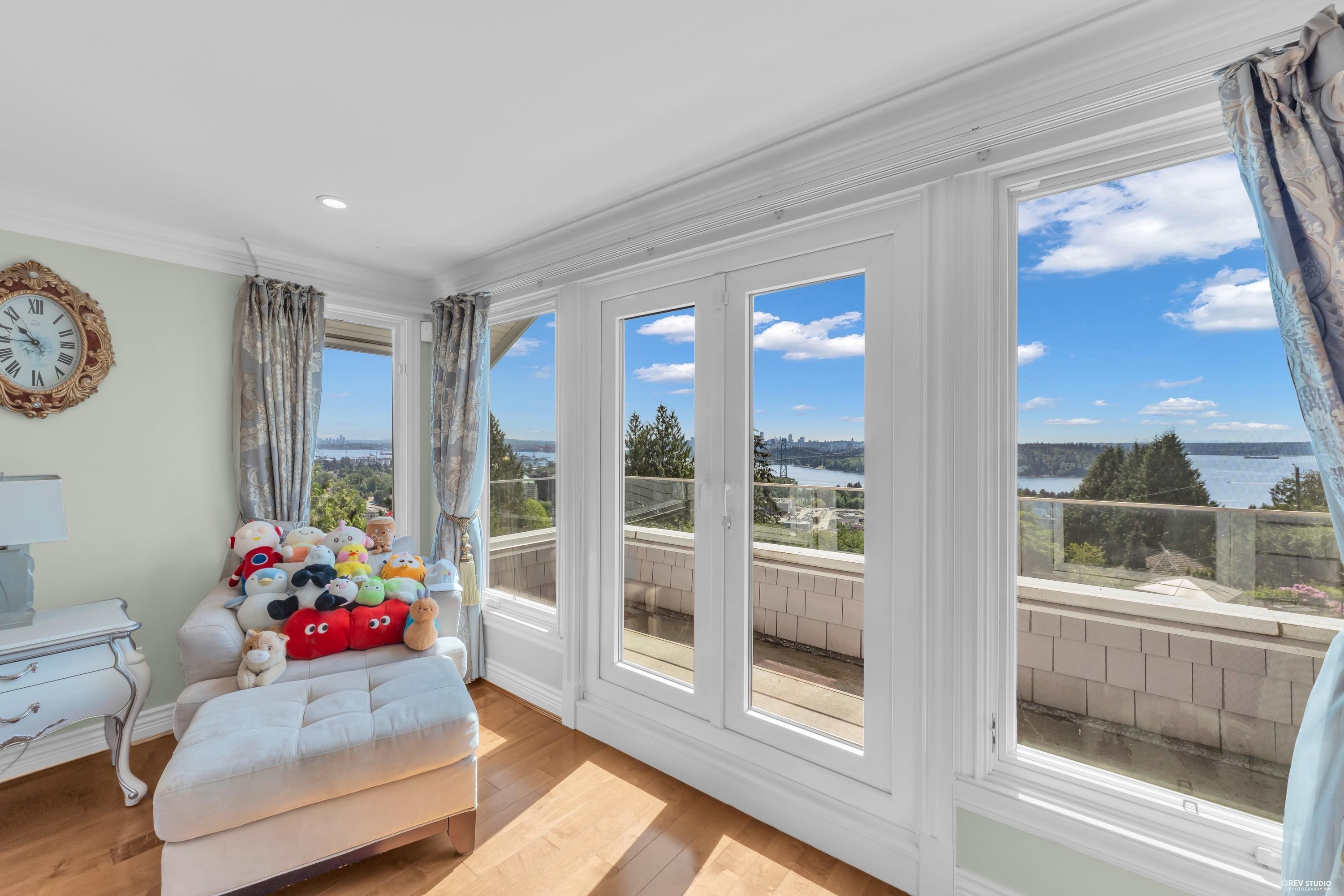 880 Younette Drive, West Vancouver, BC
