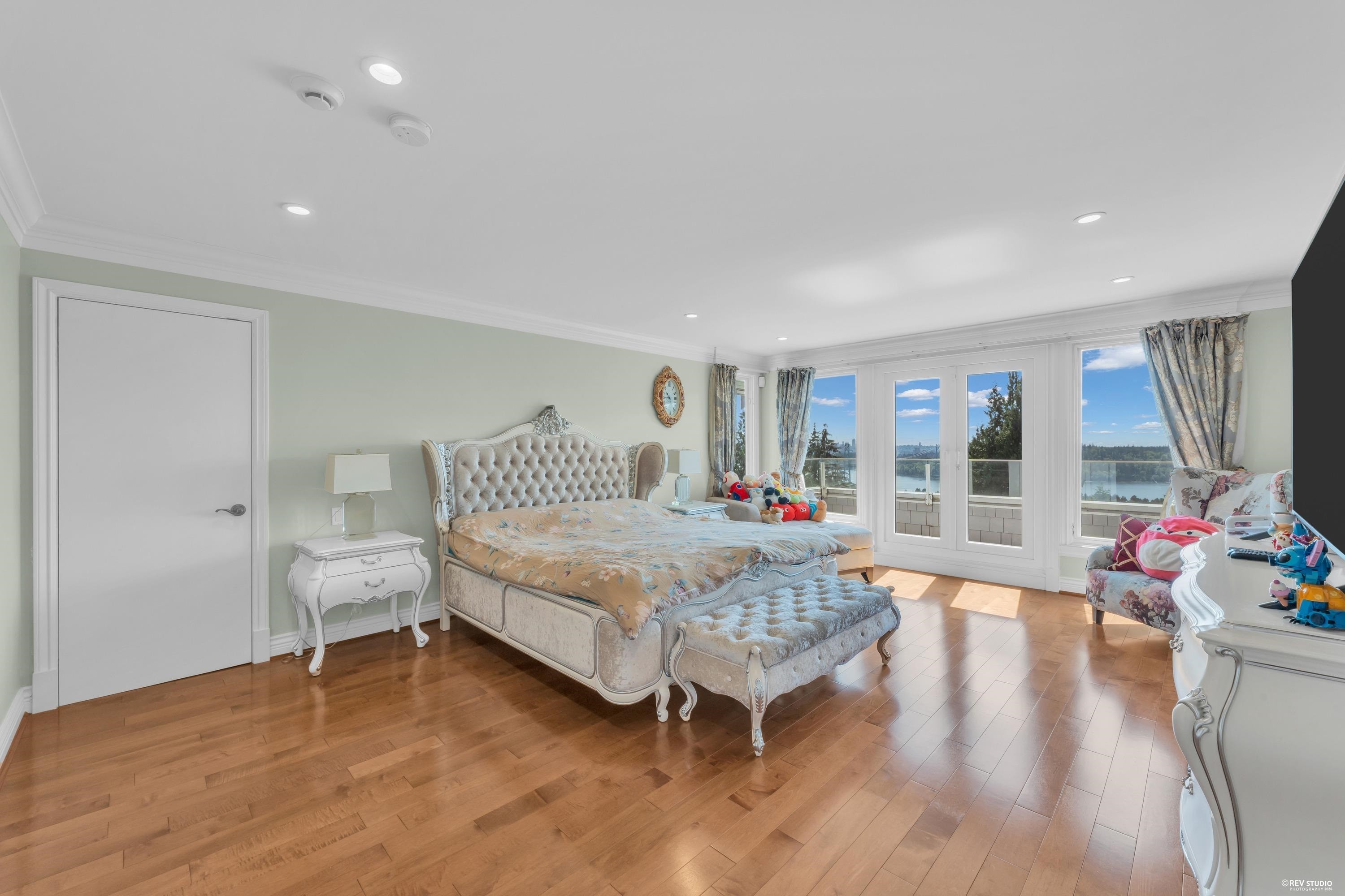 880 Younette Drive, West Vancouver, BC