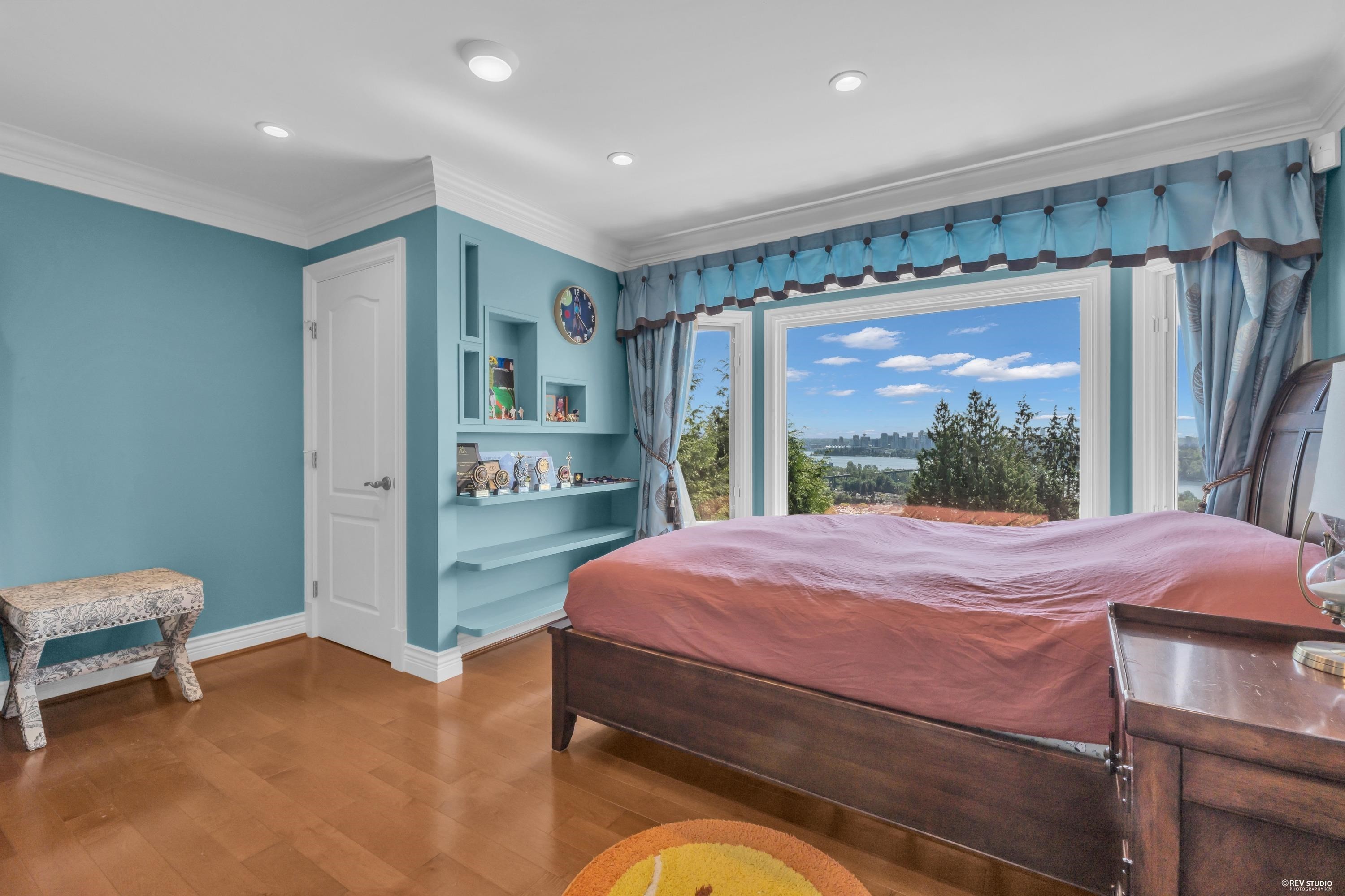 880 Younette Drive, West Vancouver, BC