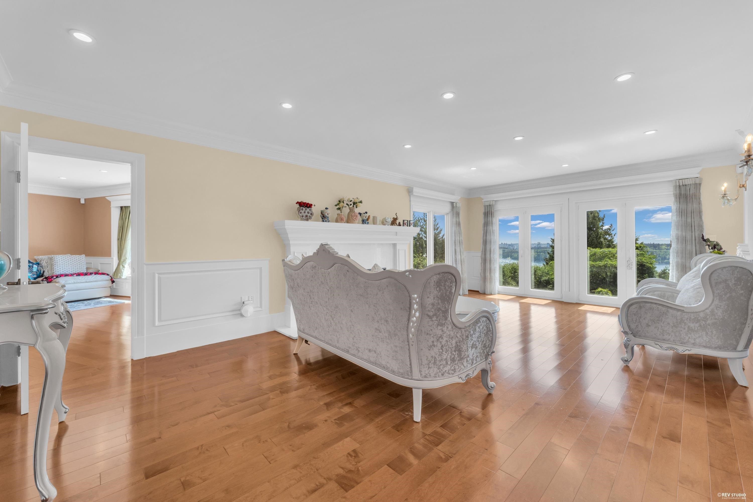 880 Younette Drive, West Vancouver, BC