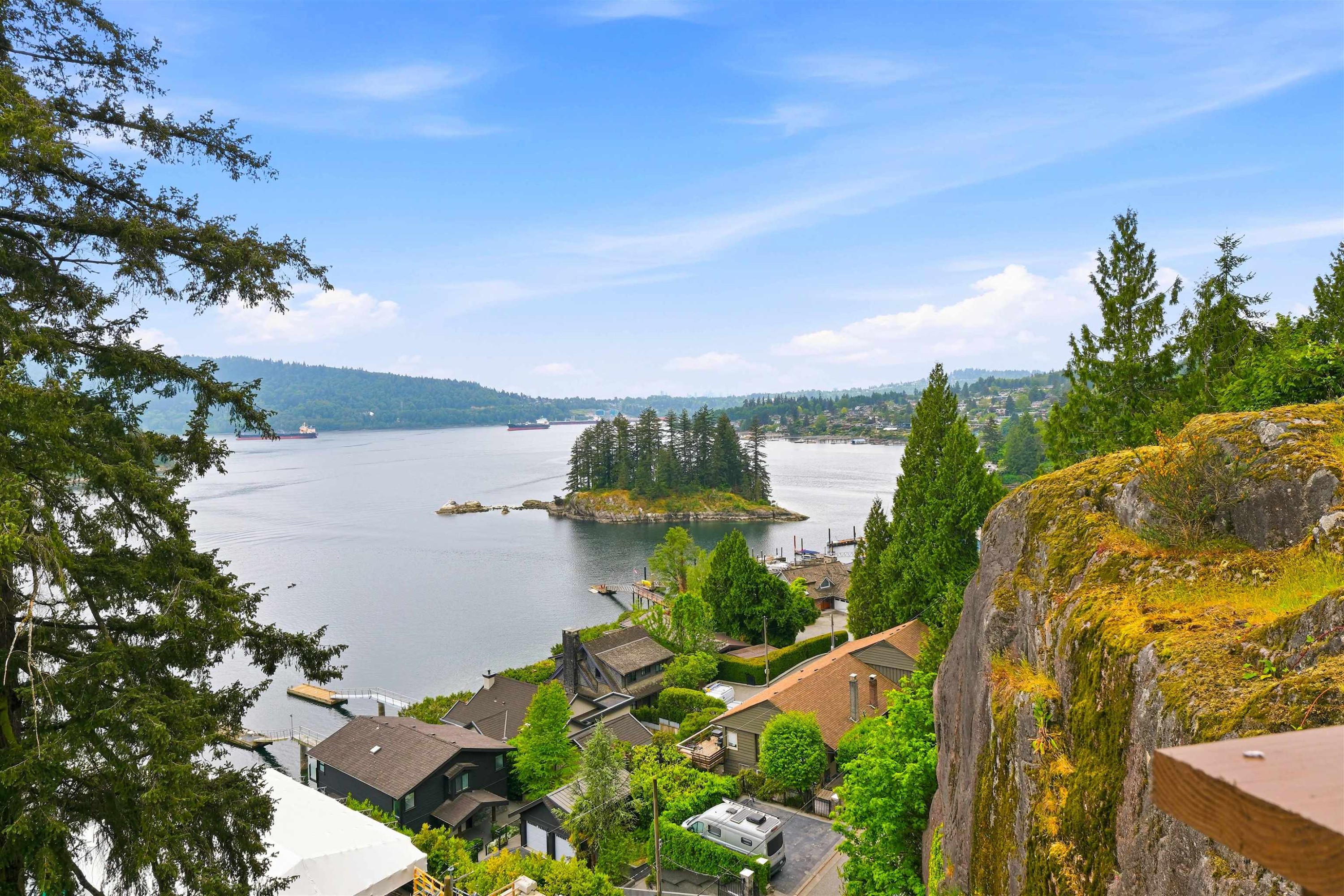 1584 Look Out Point, North Vancouver, BC