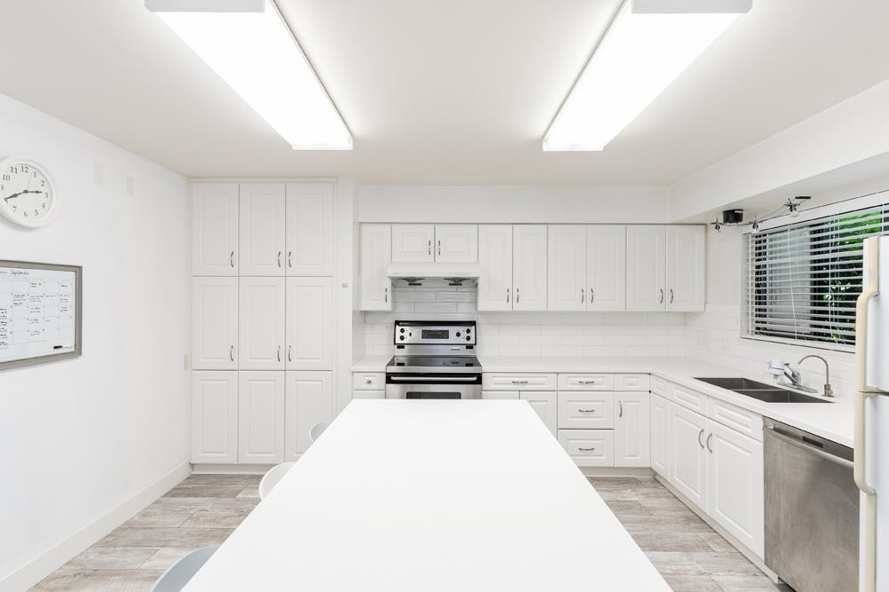 5416 Yew Street, Vancouver, BC