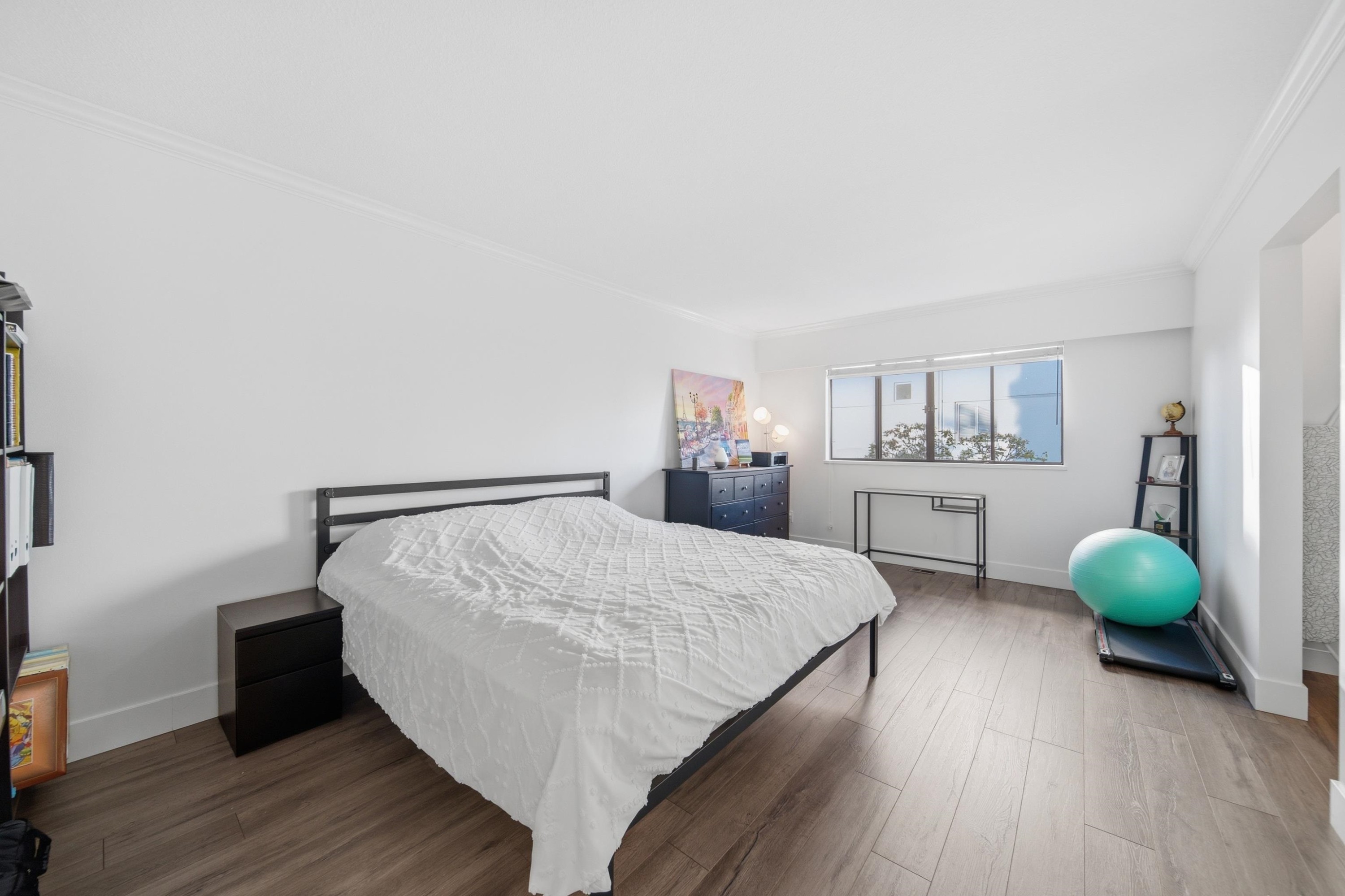 5416 Yew Street, Vancouver, BC