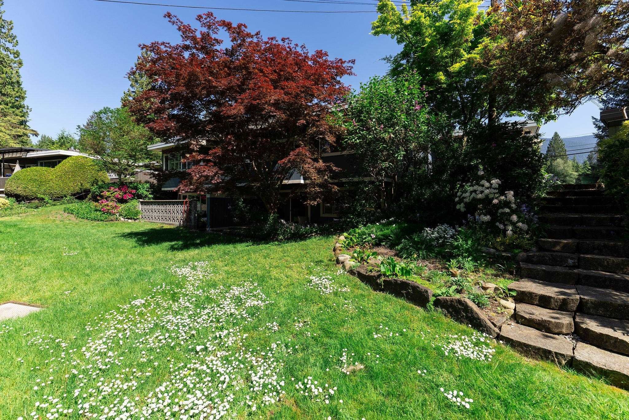3665 Edgemont Boulevard, North Vancouver, BC