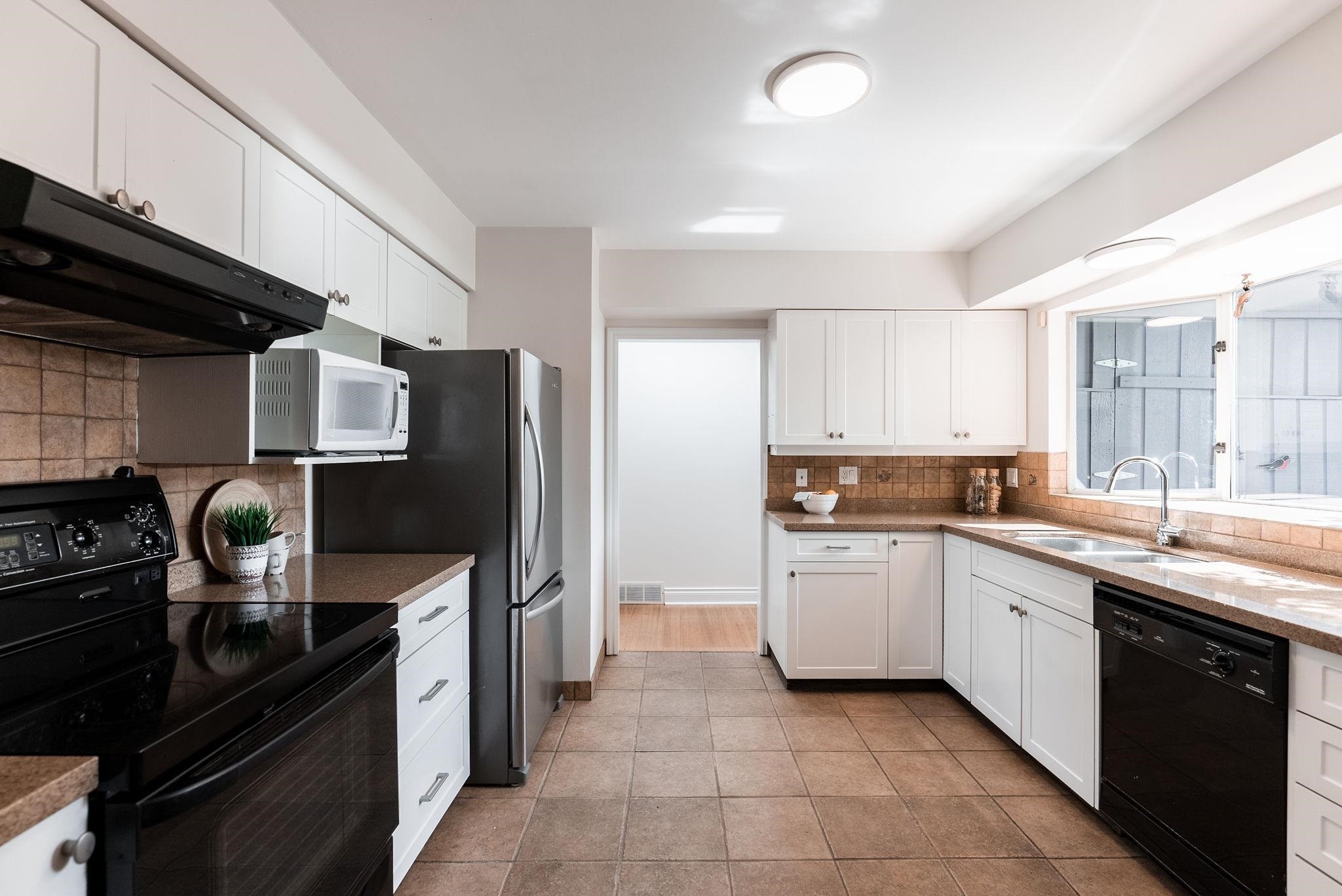 3665 Edgemont Boulevard, North Vancouver, BC