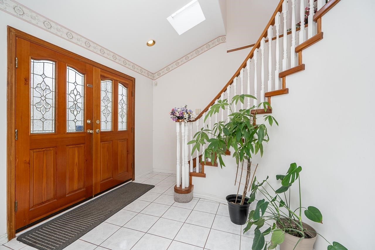726 56Th Avenue E, Vancouver, BC