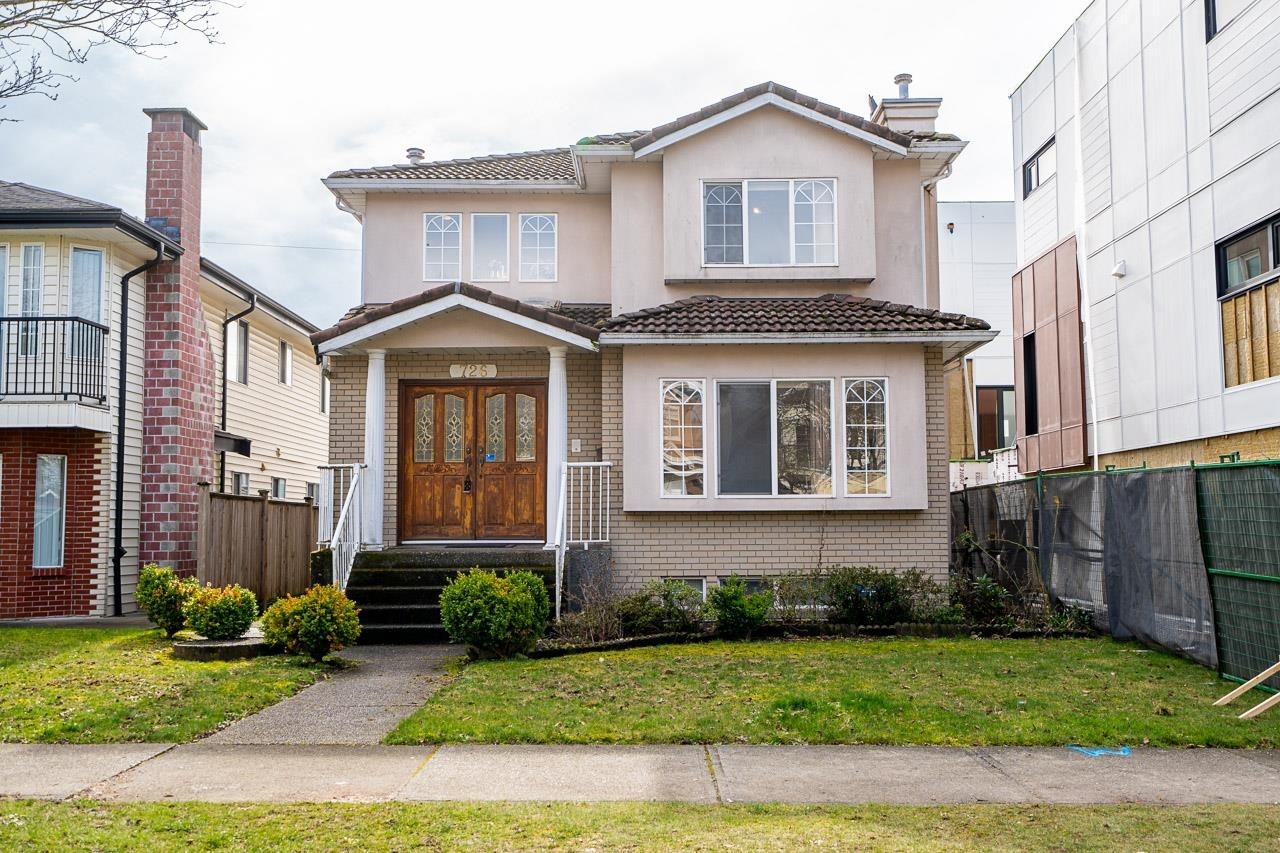726 56Th Avenue E, Vancouver, BC