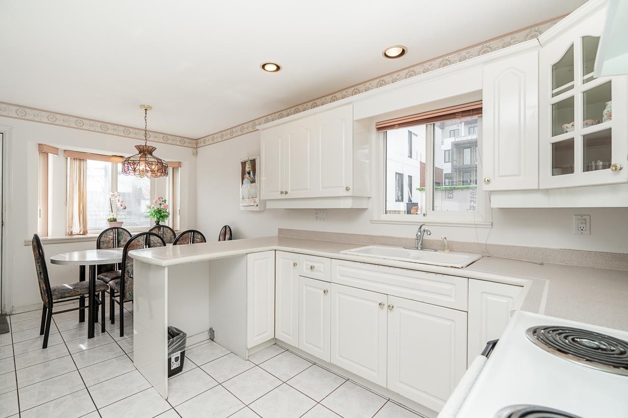 726 56Th Avenue E, Vancouver, BC