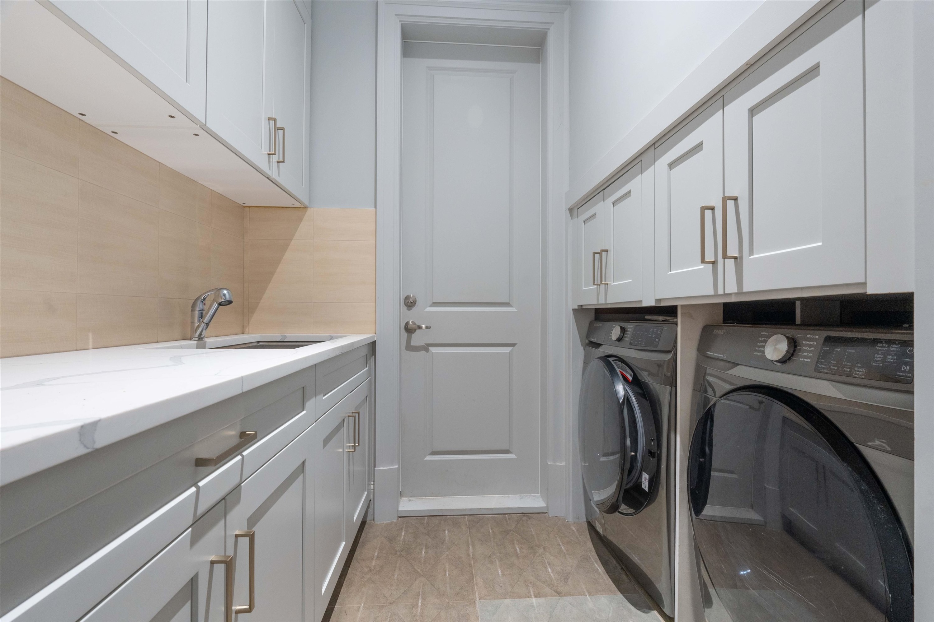 7660 Malahat Avenue, Richmond, BC