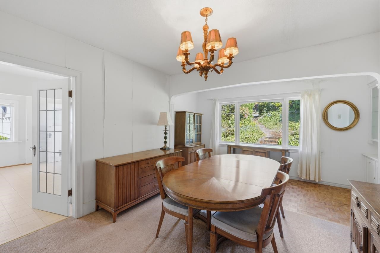 1013 Duchess Avenue, West Vancouver, BC