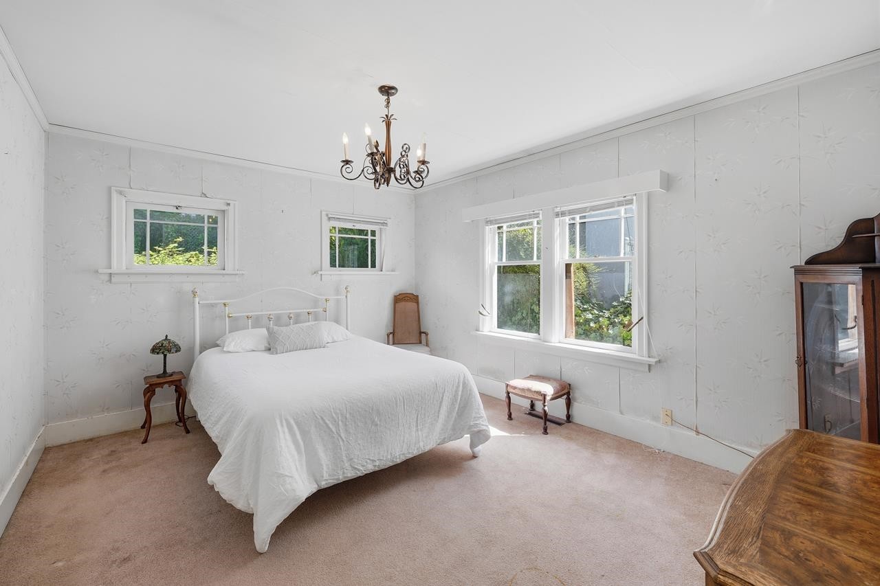 1013 Duchess Avenue, West Vancouver, BC