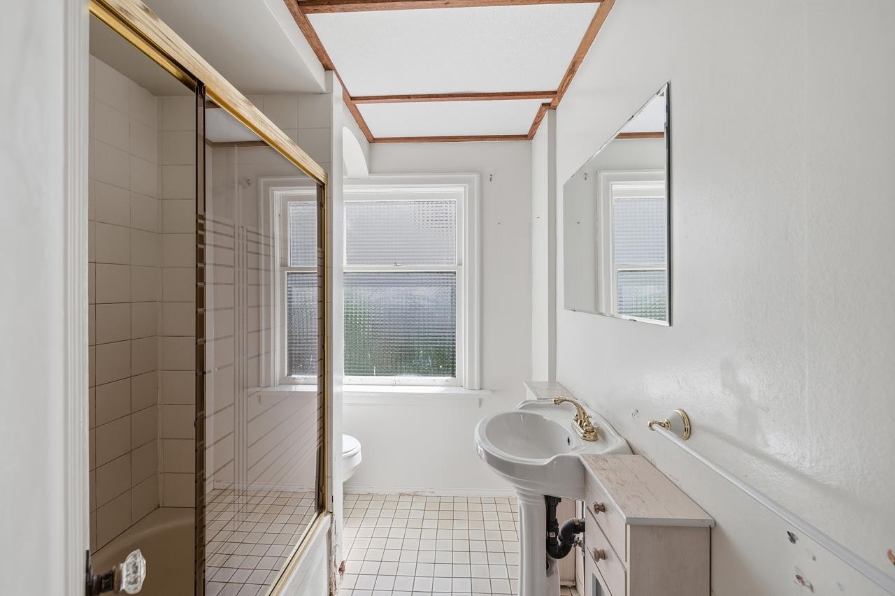 1013 Duchess Avenue, West Vancouver, BC