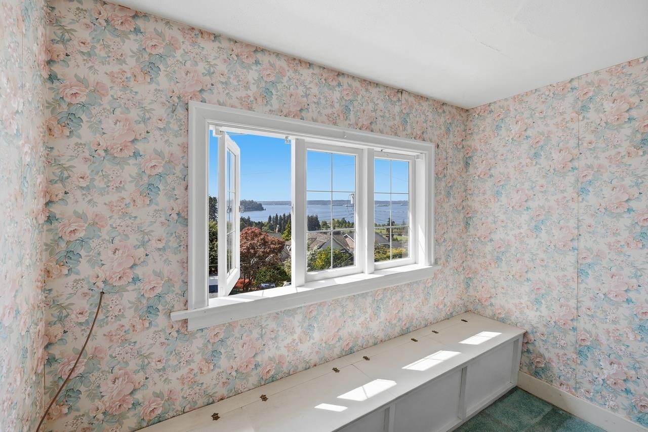 1013 Duchess Avenue, West Vancouver, BC