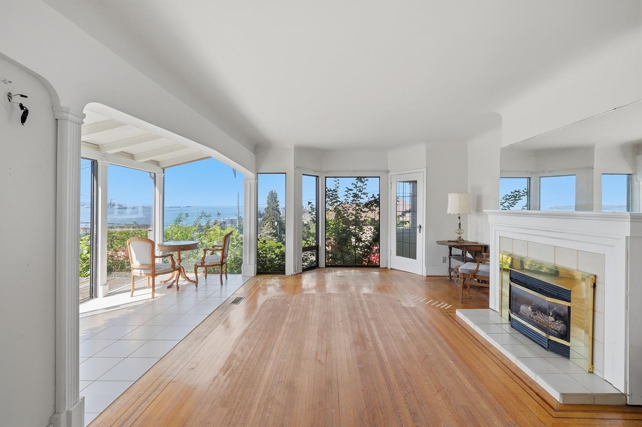 1013 Duchess Avenue, West Vancouver, BC
