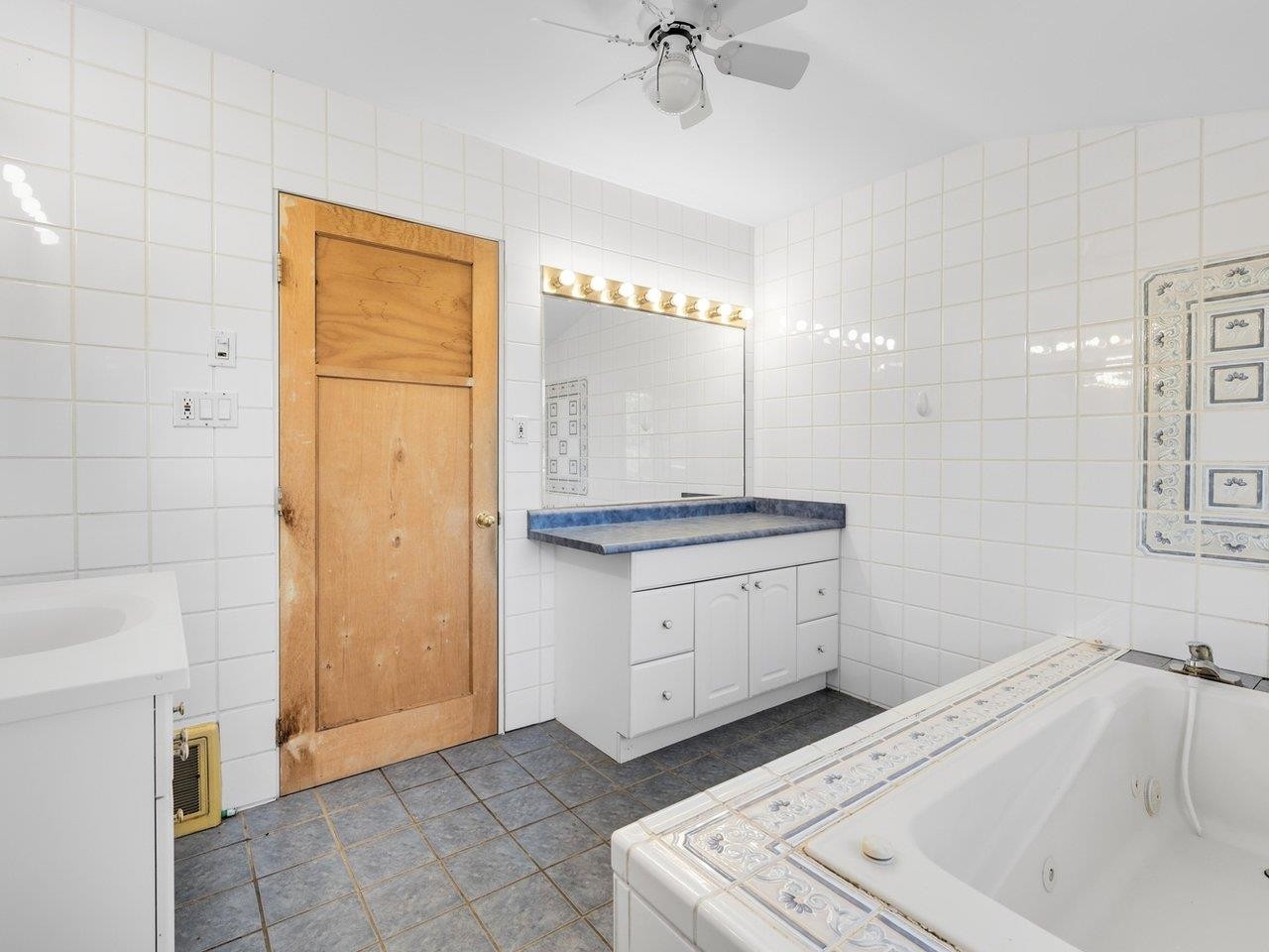 2087 26Th Avenue E, Vancouver, BC