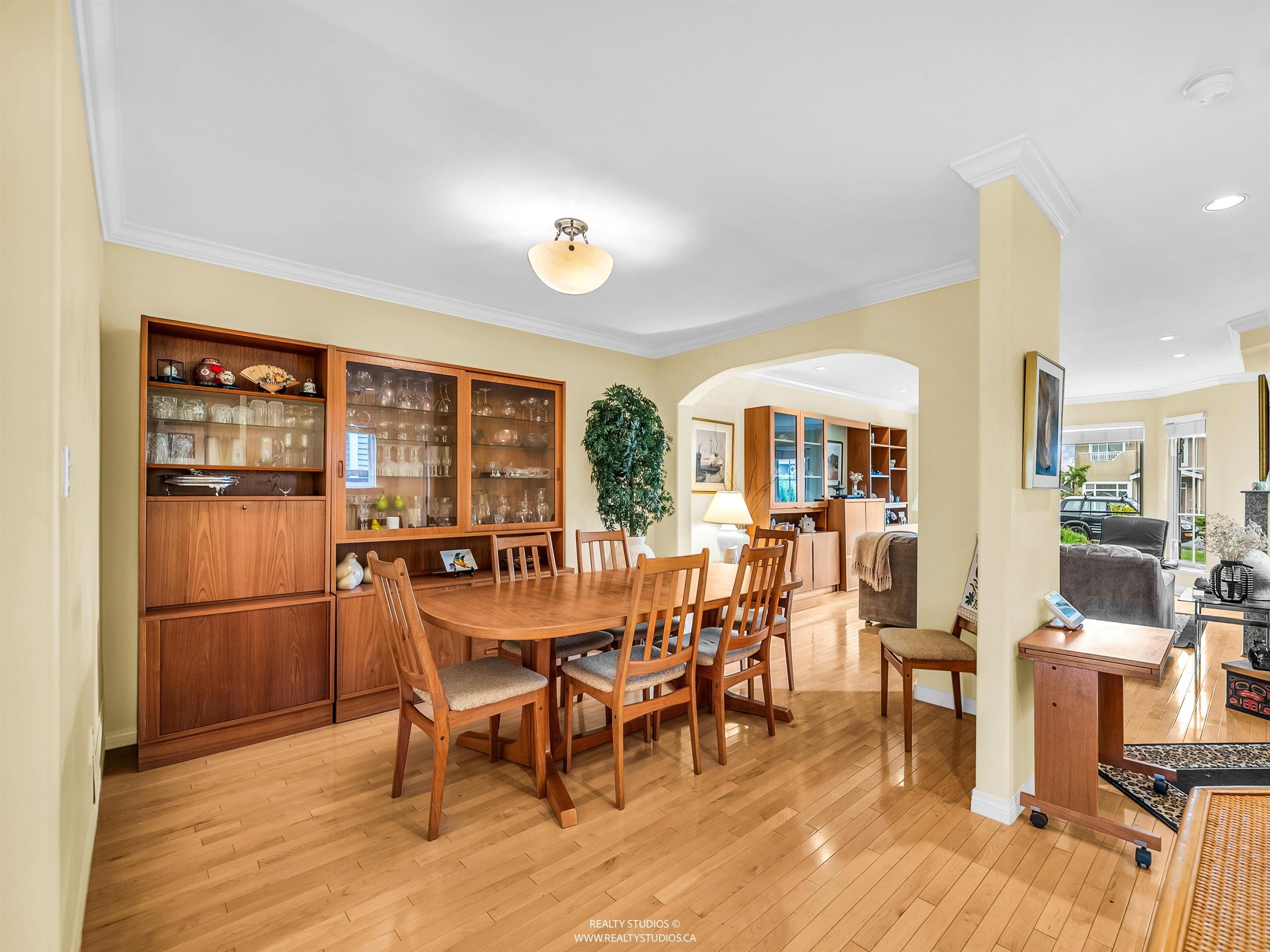 332 12Th Street E, North Vancouver, BC