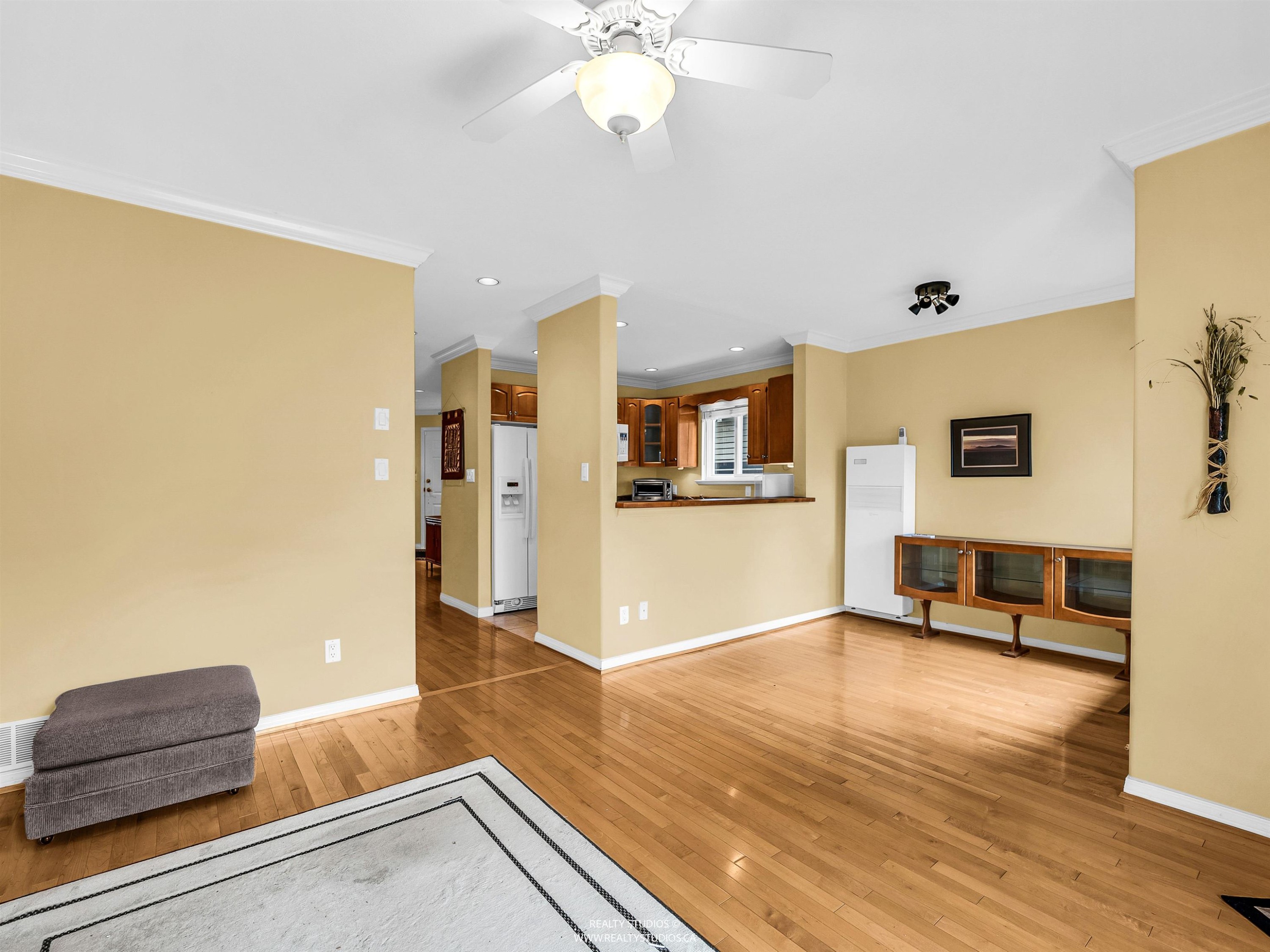 332 12Th Street E, North Vancouver, BC