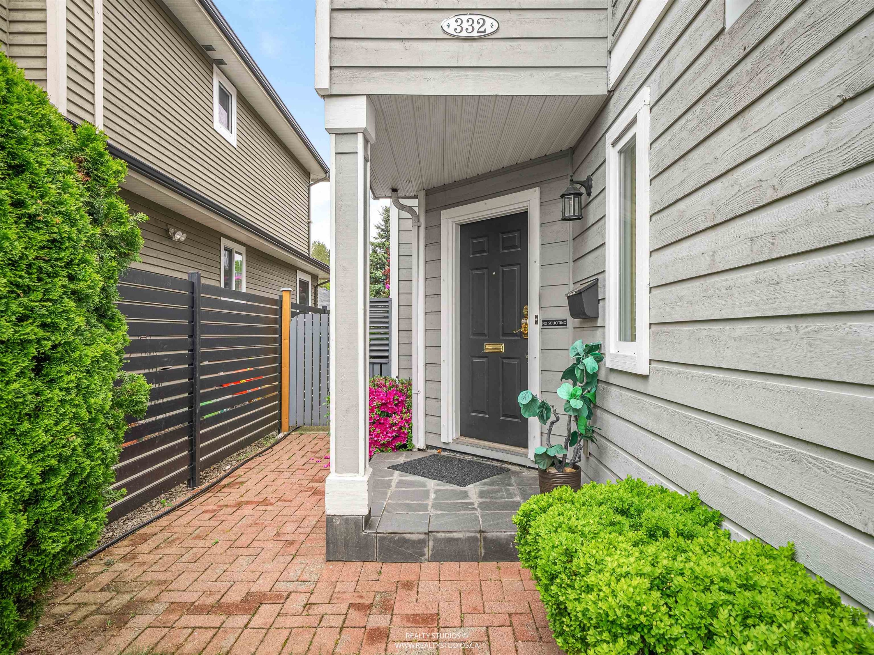 332 12Th Street E, North Vancouver, BC