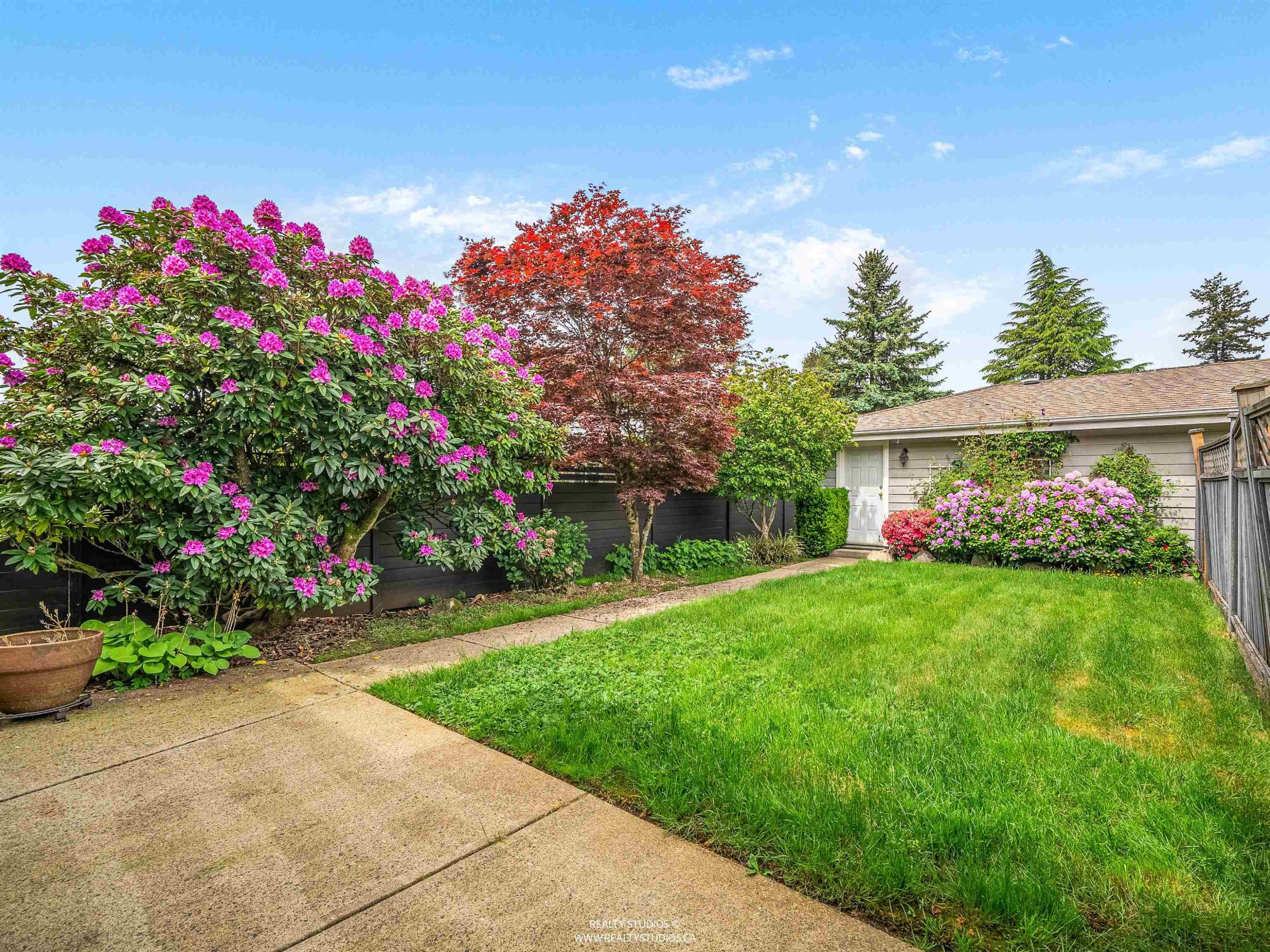 332 12Th Street E, North Vancouver, BC