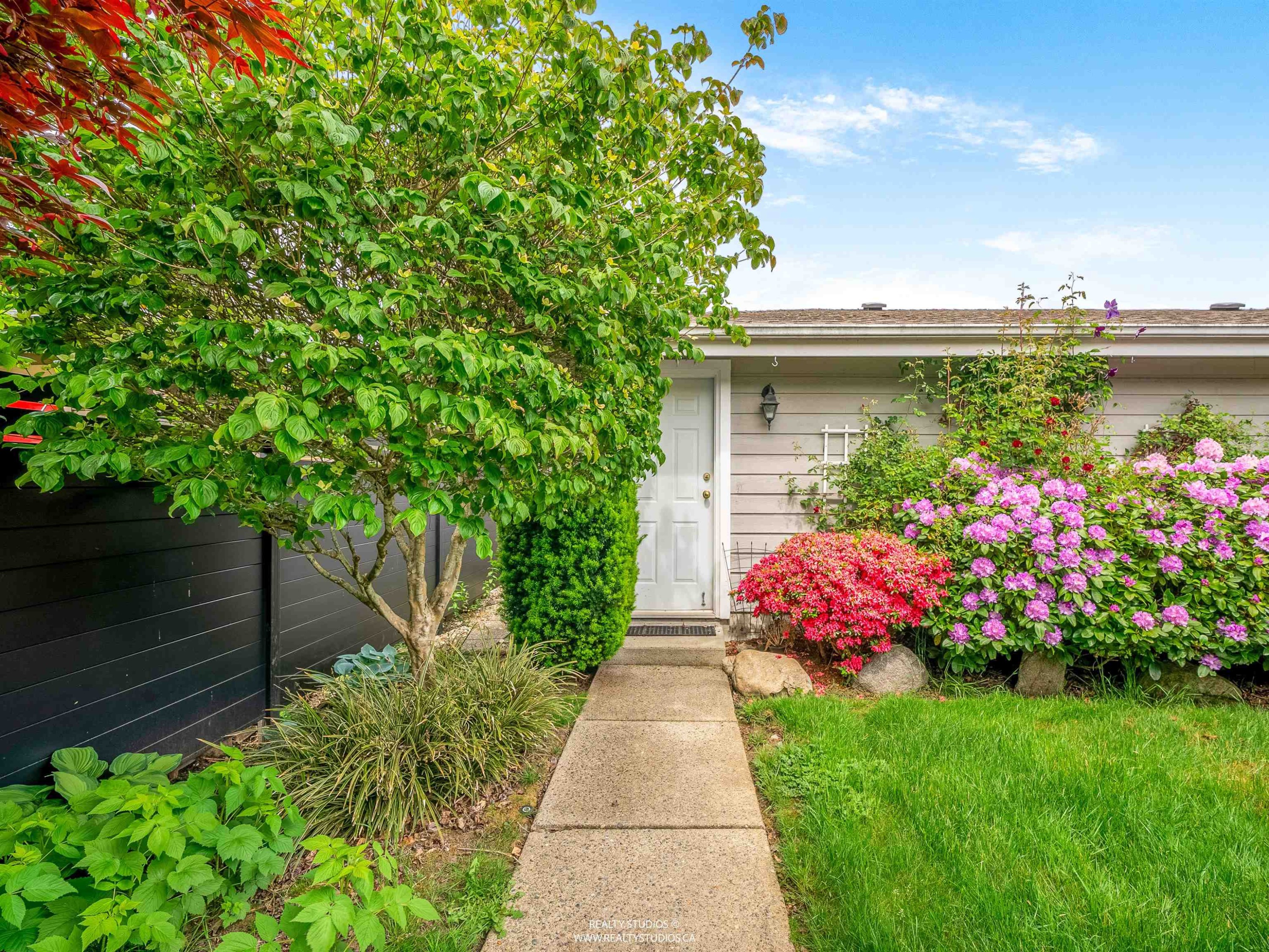 332 12Th Street E, North Vancouver, BC